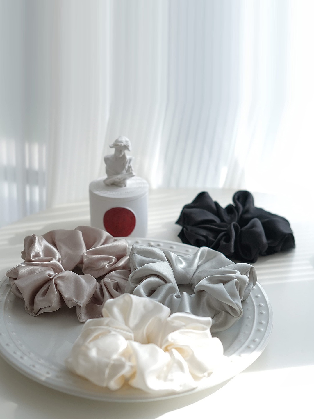 VAGHBHATT Set Of 4 Ponytail Holders, White