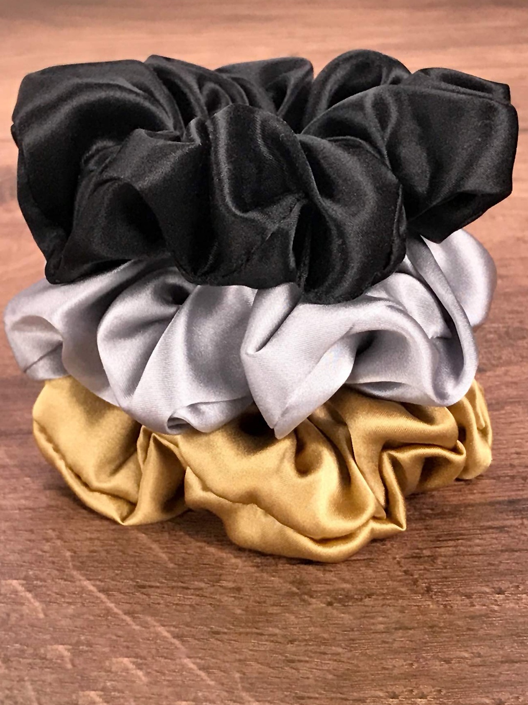 

VAGHBHATT Set of 3 Satin Ponytail Holders, Black