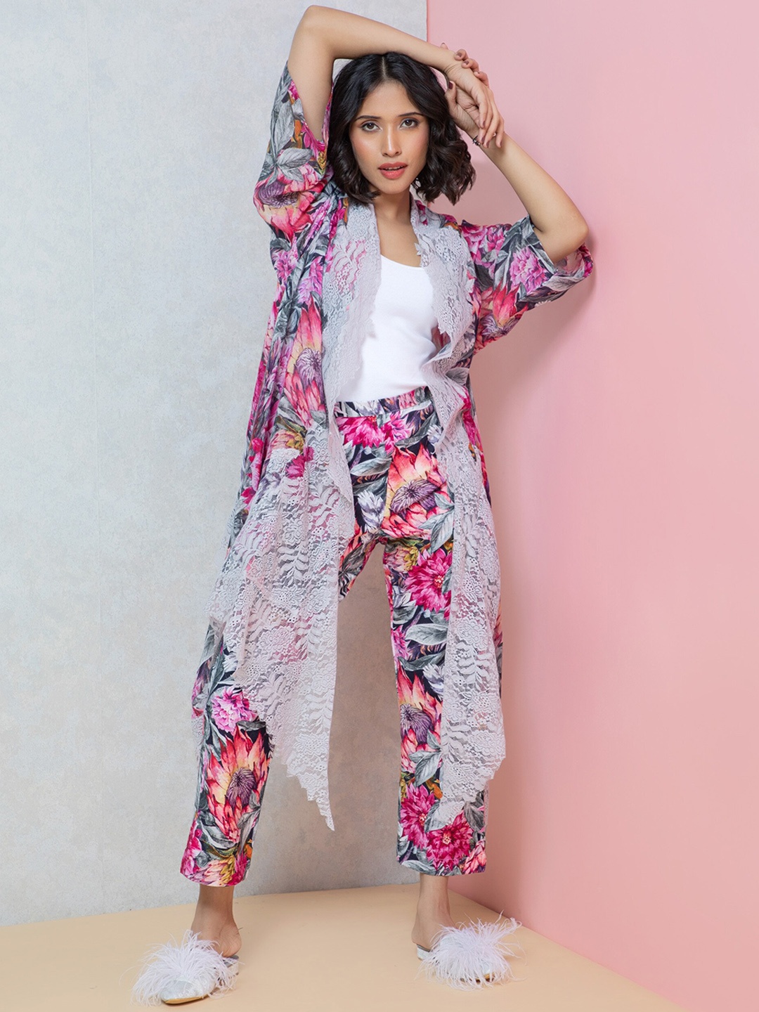 

Rhe-Ana Printed Shawl Collar Shrug With Trousers, Pink