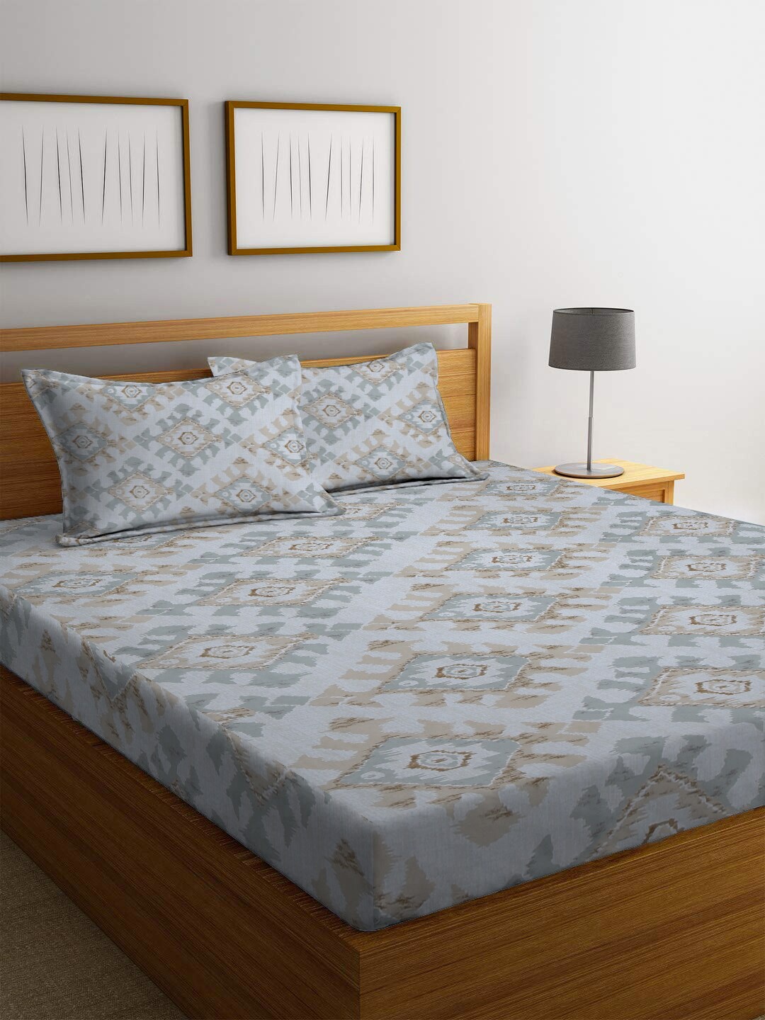 

homewards Beige & White Geometric Polyester 200 TC Queen Bedsheet With 2 Pillow Covers
