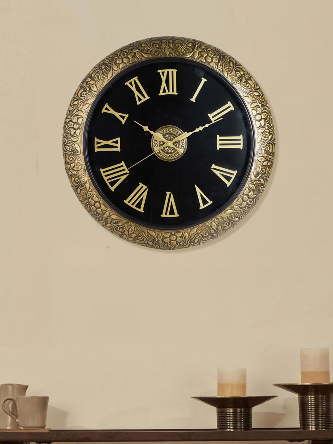 

Fabindia Yellow & Black Textured Contemporary Wall Clock