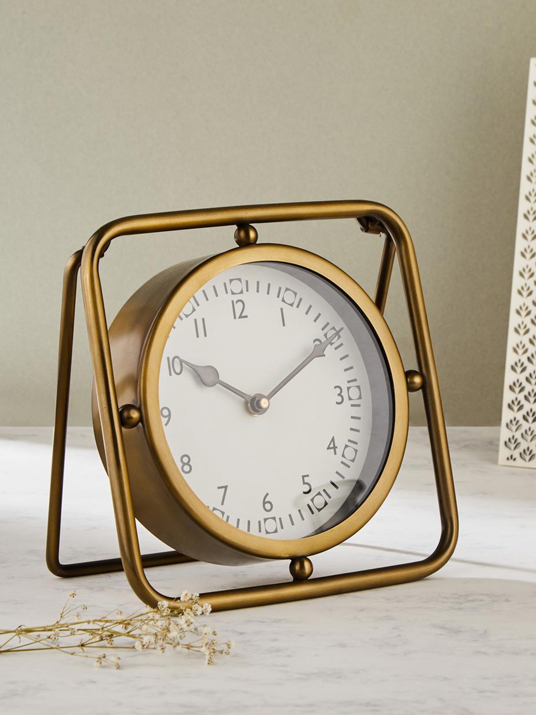 

Fabindia Yellow & White Vintage Table Clock