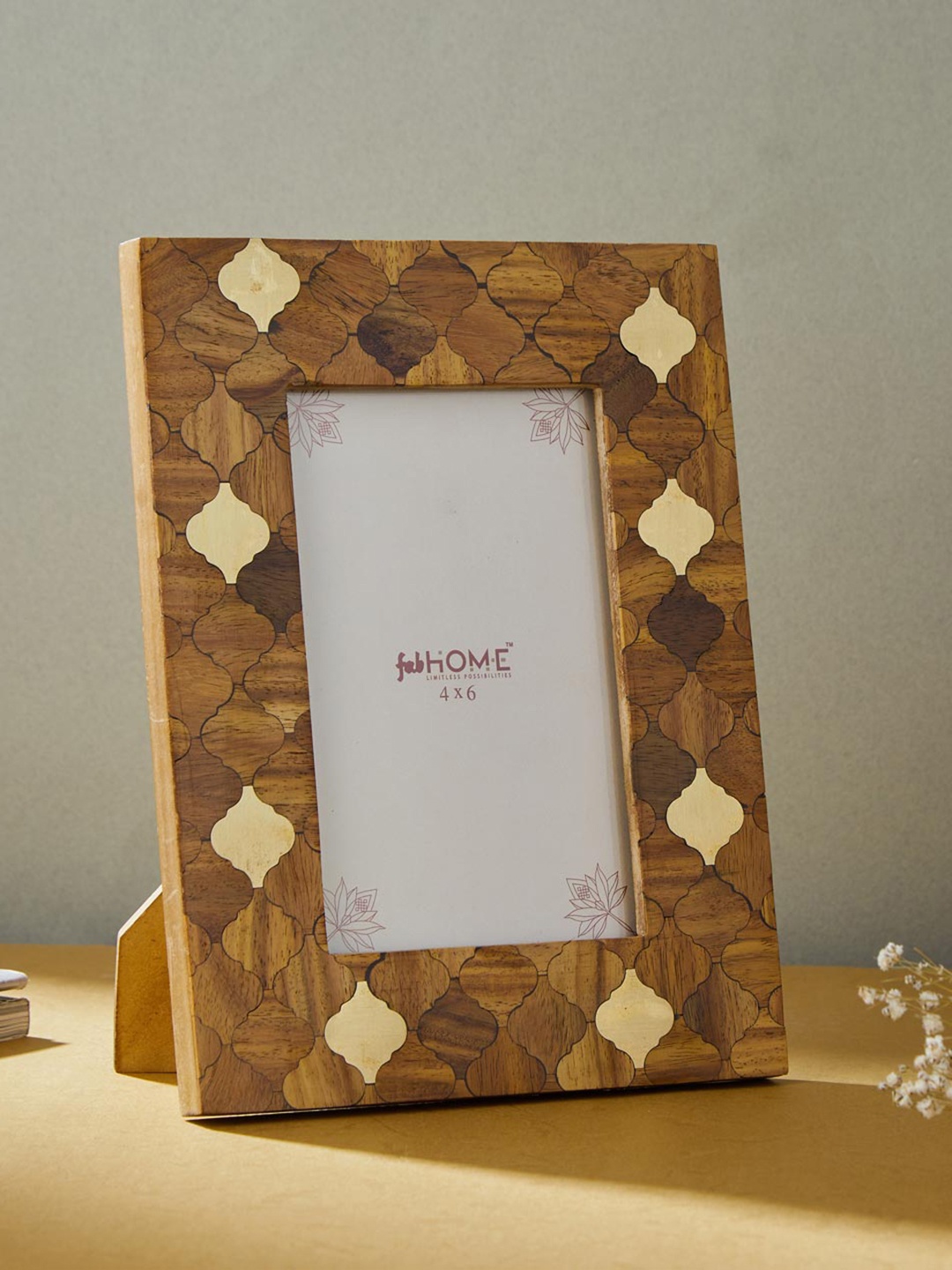 

Fabindia Soha Inlay Brown Wooden Table Photo Frame