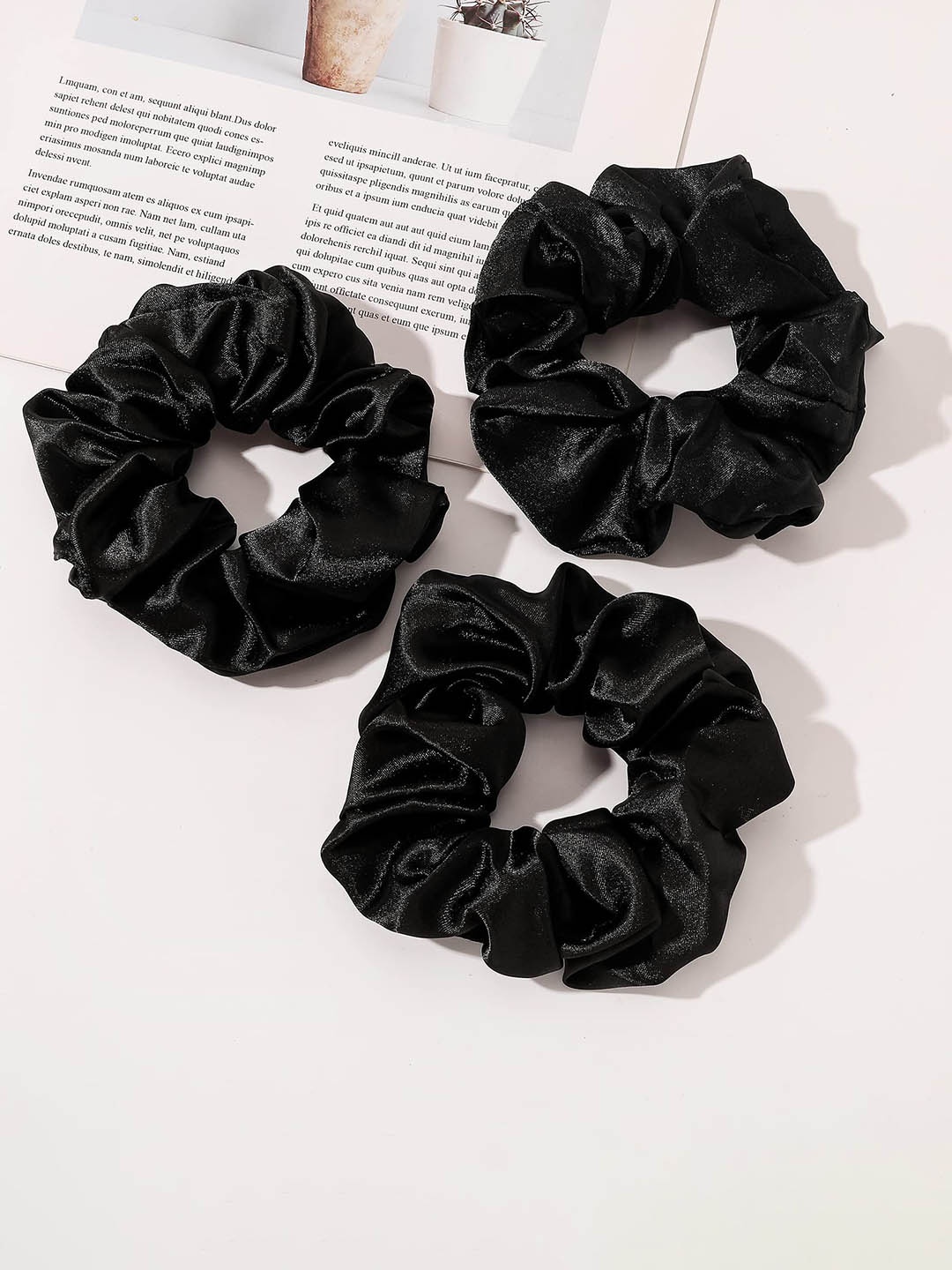 

FIMBUL Set of 3 Satin Silk Scrunchies, Black