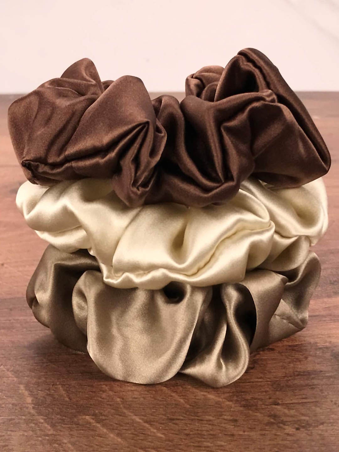 

FIMBUL Set of 3 Satin Silk Scrunchies, Brown