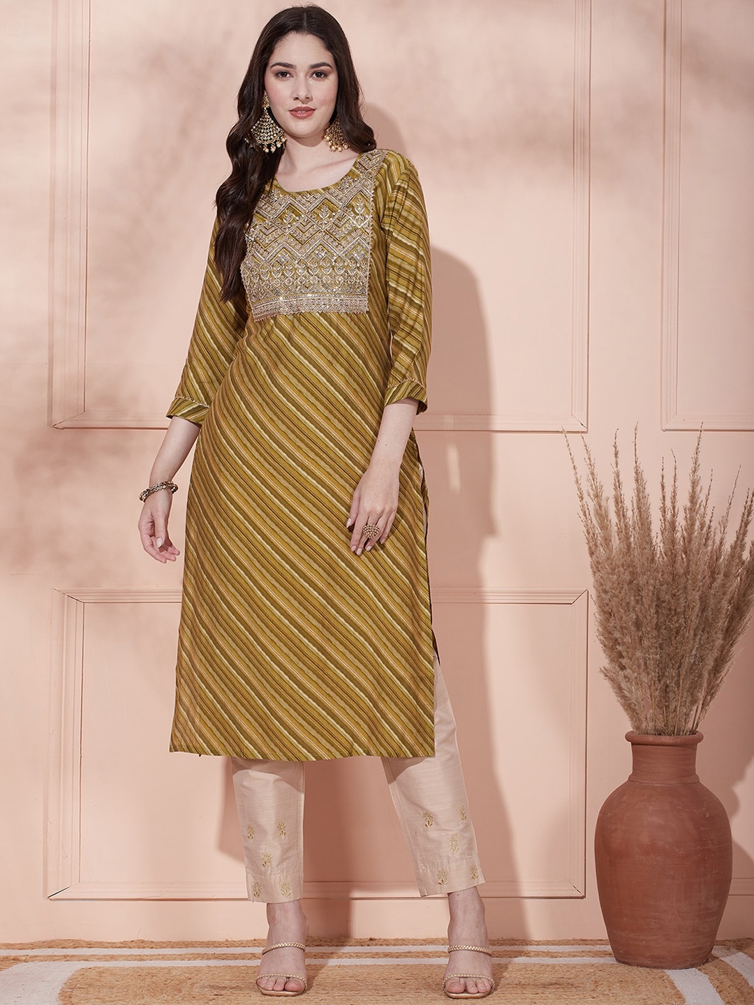 

FASHOR Striped Thread Work Straight Kurta, Green