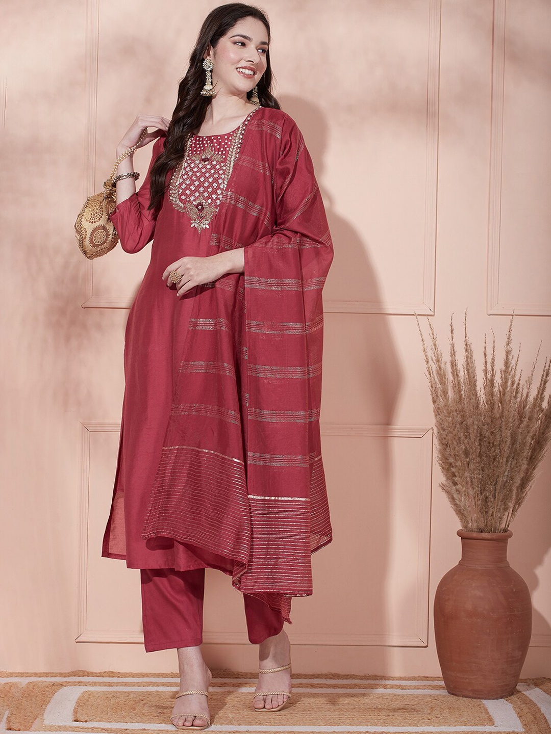 

FASHOR Floral Embroidered Yoke Design Straight Kurta With Trousers & Dupatta, Maroon