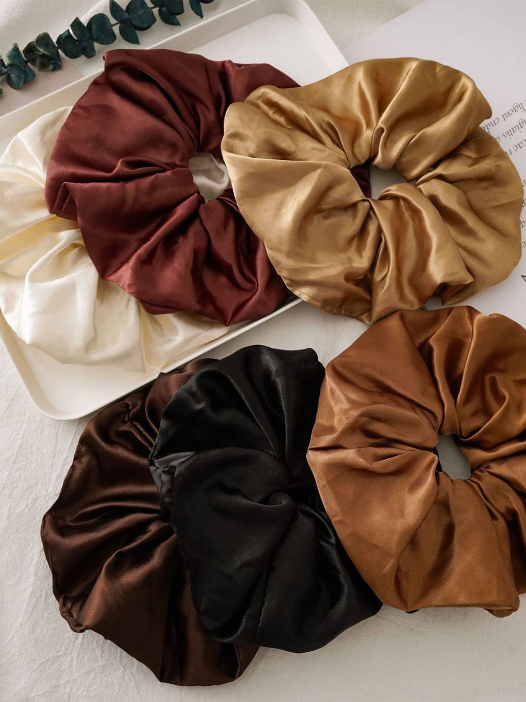 

Krelin Women Set of 4 Ponytail Holders, Brown
