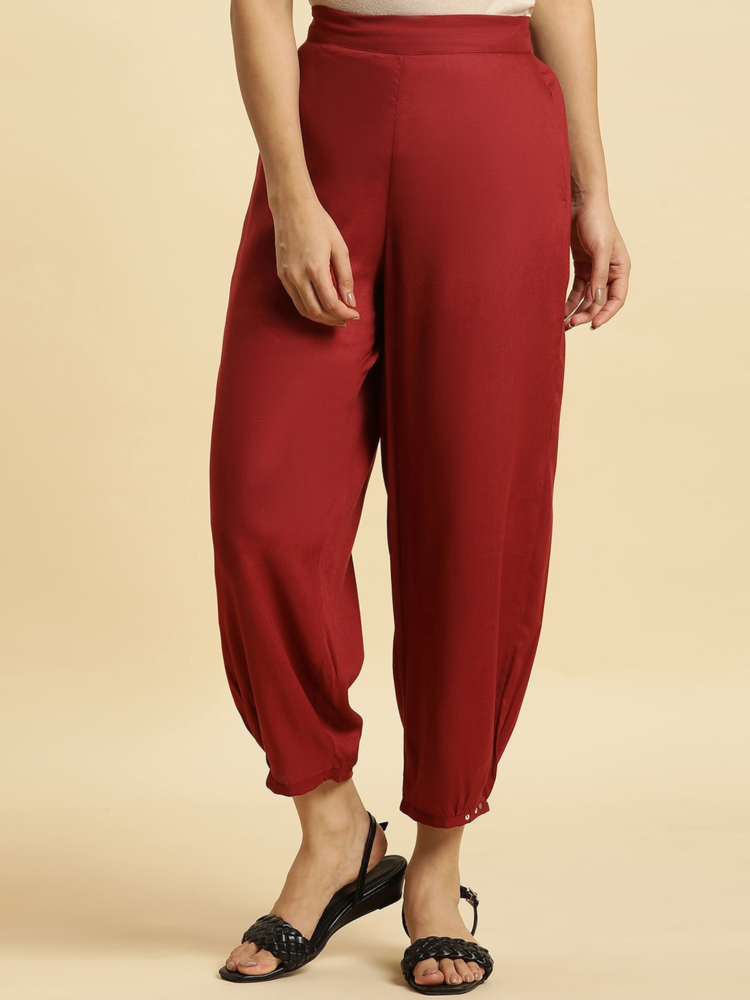 

W Women Straight Fit Mid-Rise Plain Cropped Trousers, Maroon