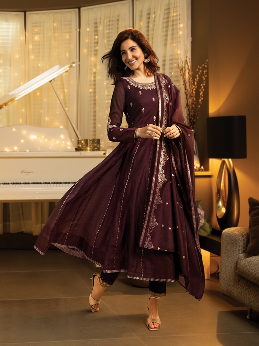 

W Festive Solid Rayon Kurta With Slim Pant & Dupatta, Purple