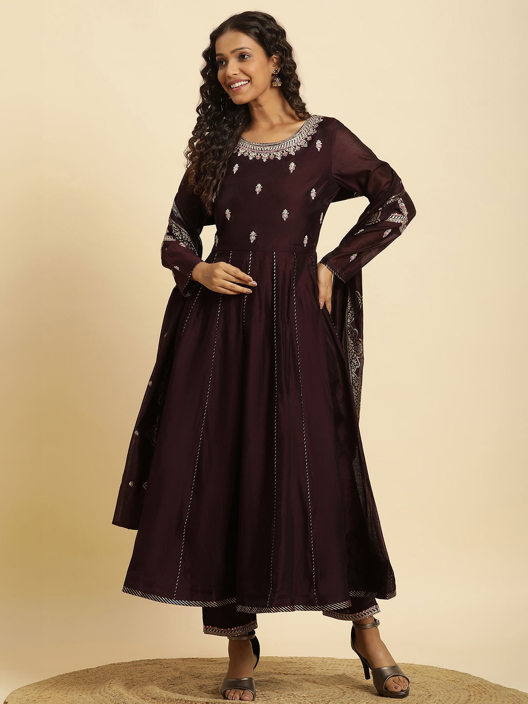 

W Festive Solid Rayon Kurta With Slim Pant & Dupatta, Purple