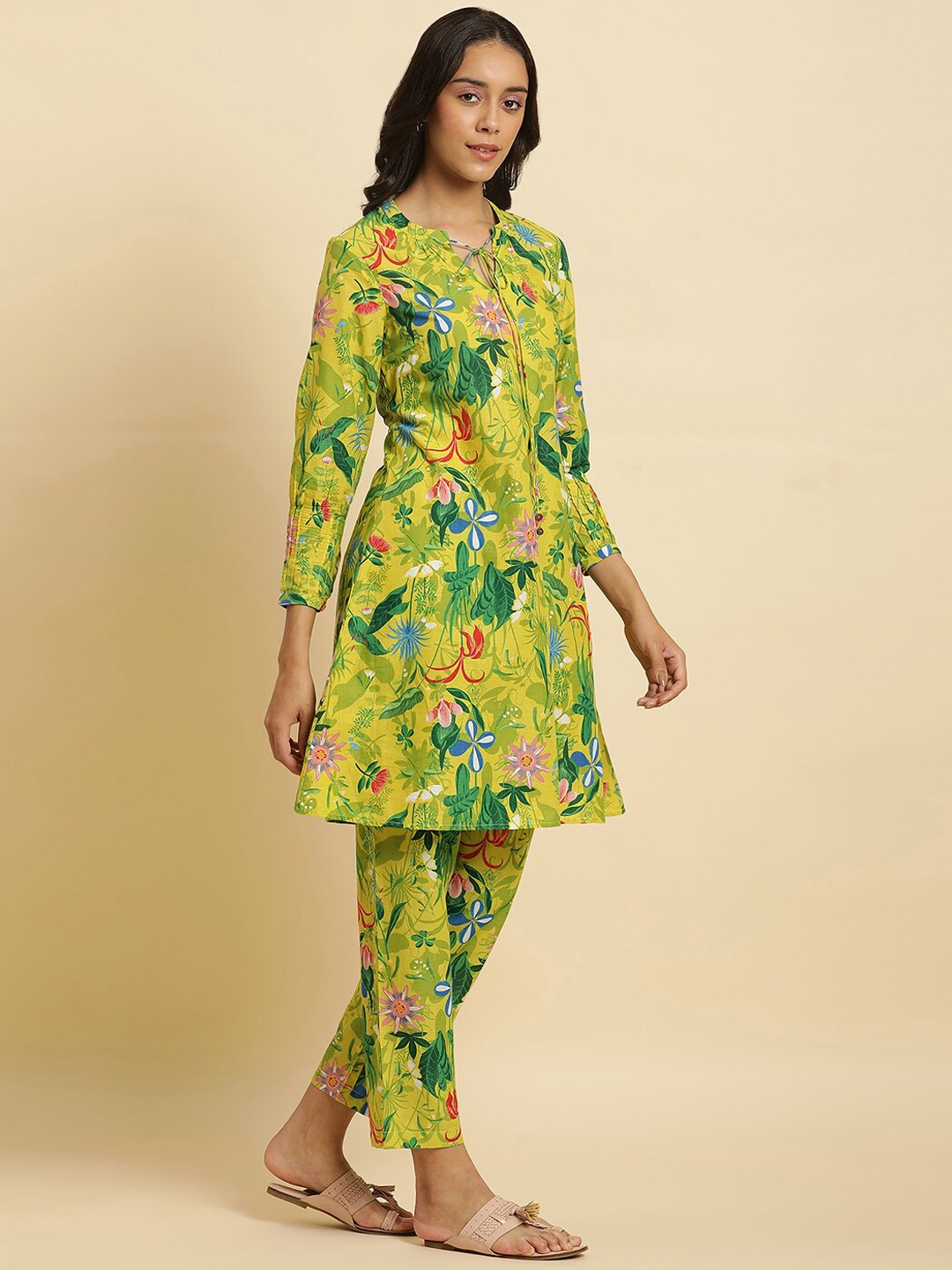 

W Floral Printed Tie-Up Neck Pure Cotton Straight Kurta With Trousers, Green