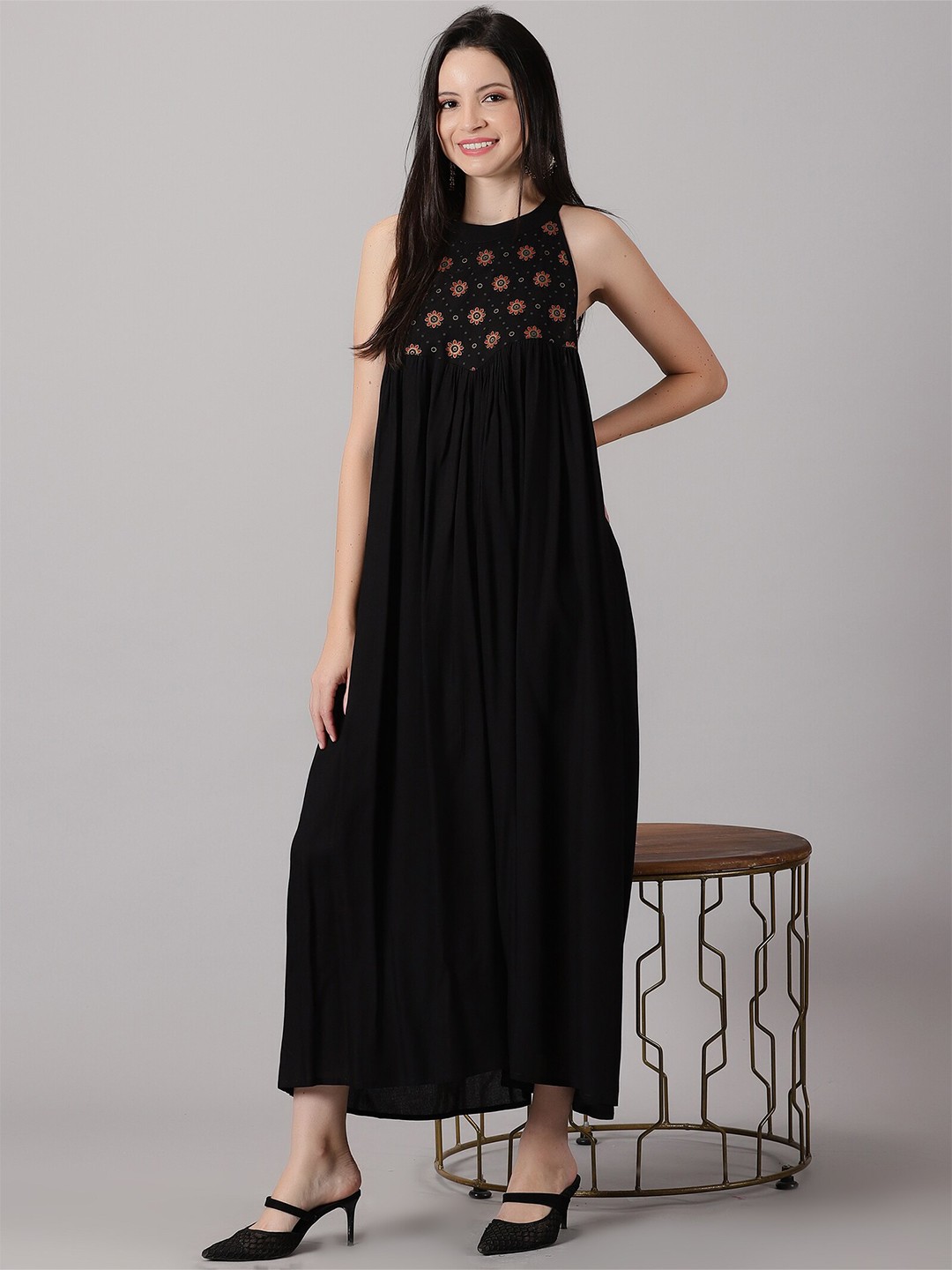 

DeFacto Round Neck Maxi Dress, Black