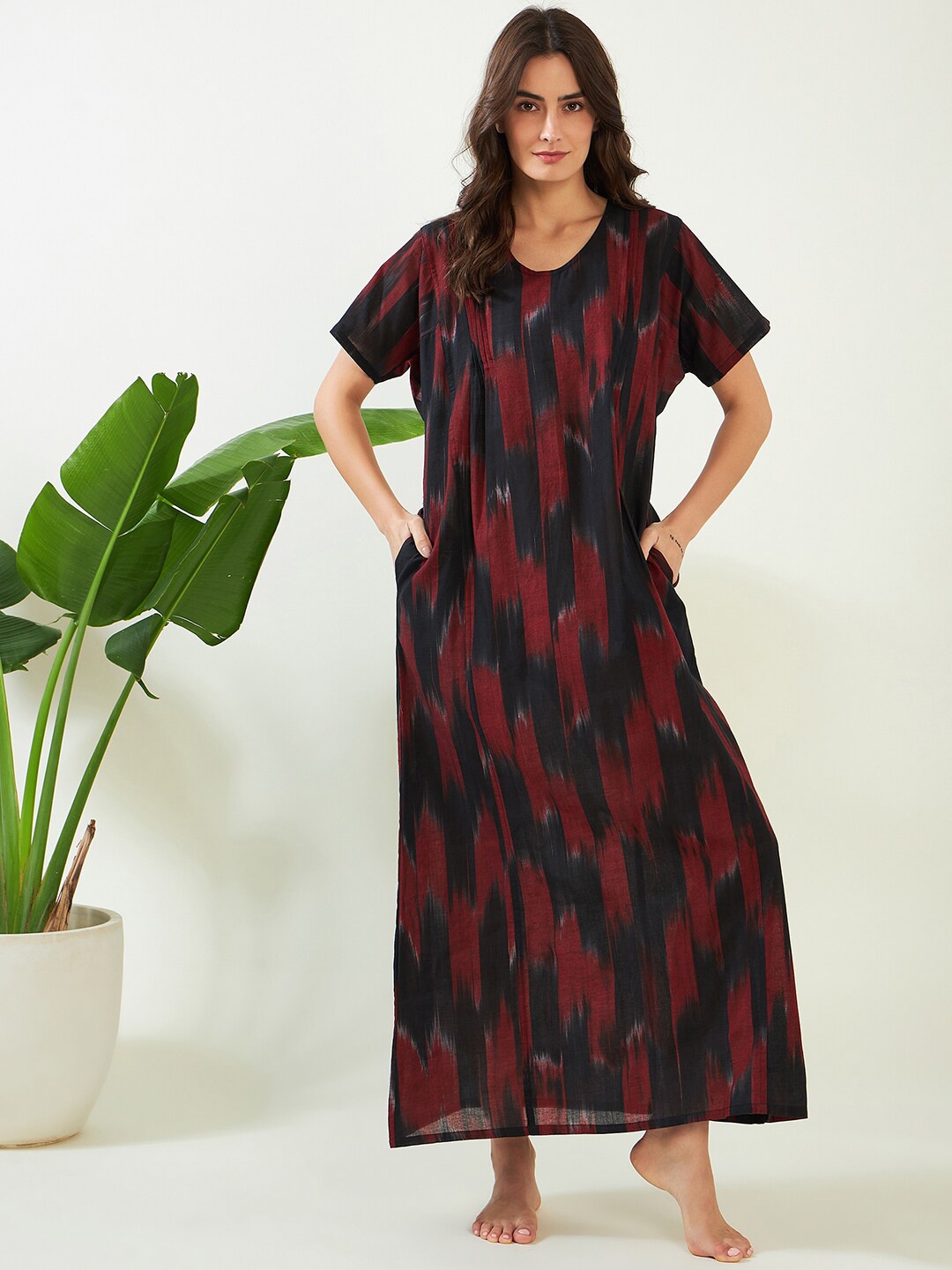 

The Kaftan Company Abstract Printed Pure Cotton Maxi Nightdress, Black