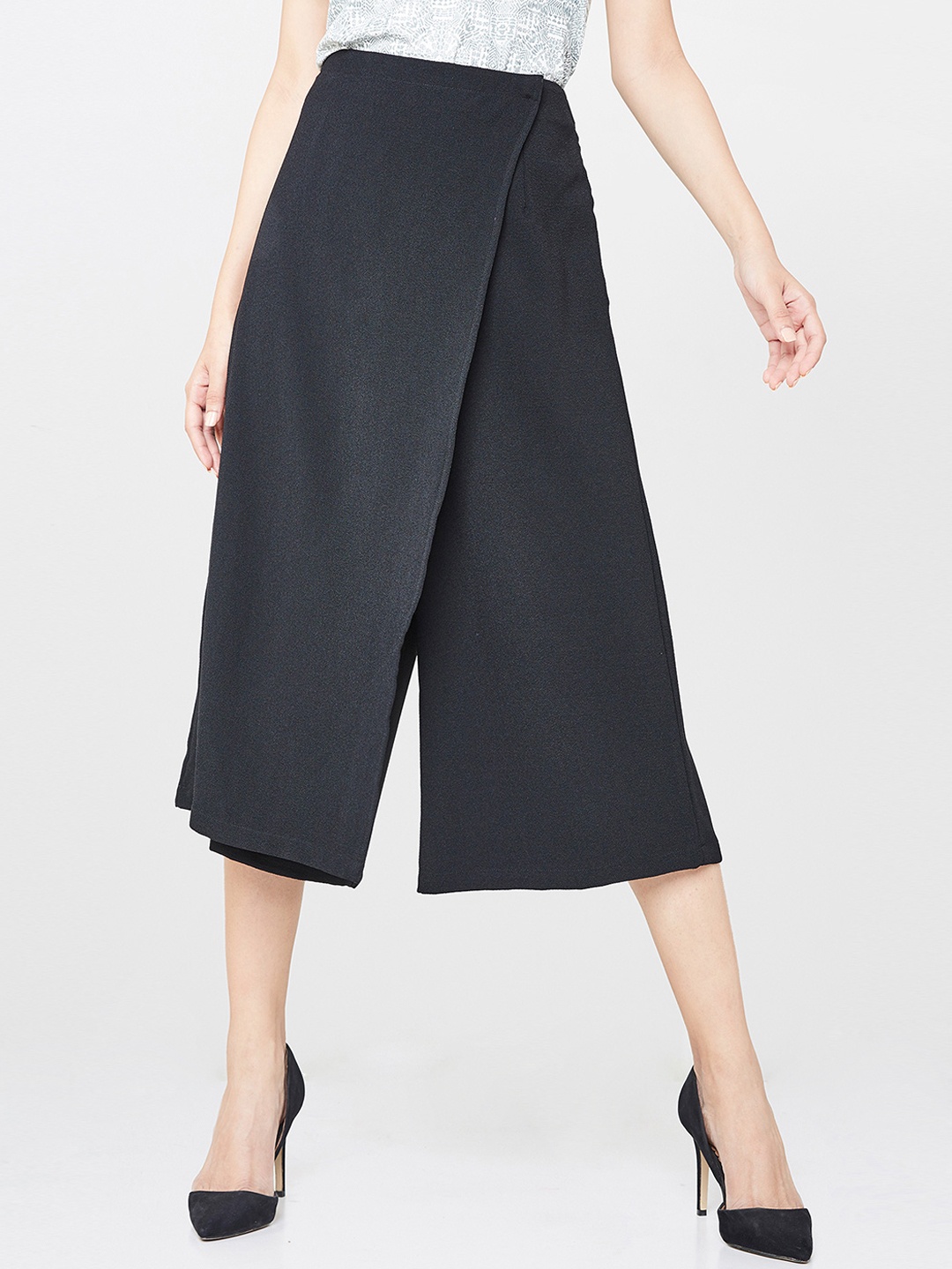 

AND Women Black Relaxed Regular Fit Solid Culottes