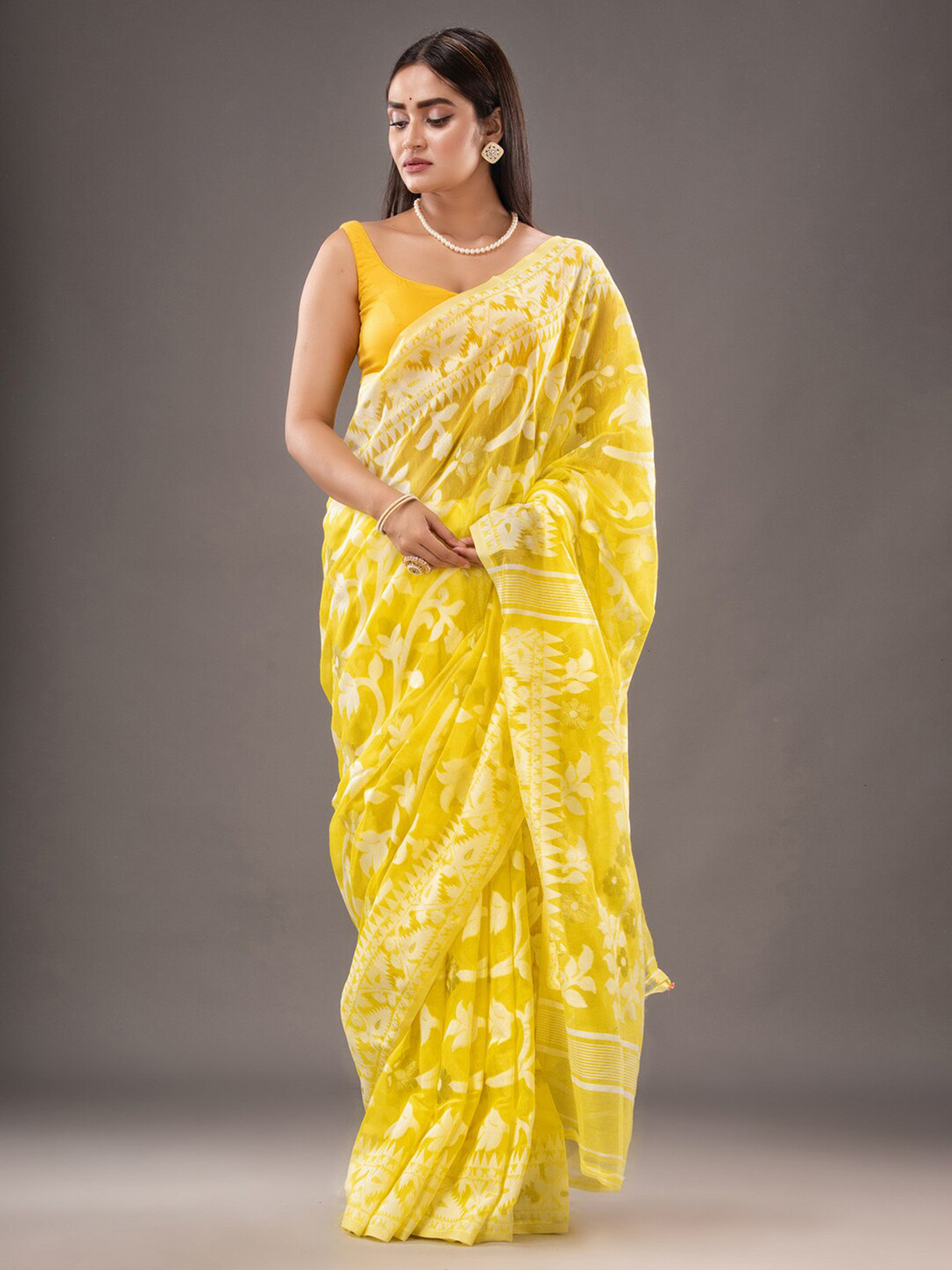 

Mitera Floral Zari Silk Cotton Jamdani Saree, Yellow