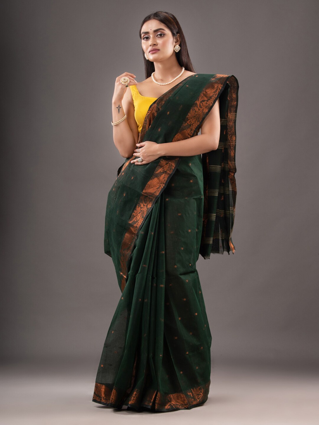 

Mitera Ethnic Motifs Woven Design Zari Pure Cotton Taant Saree, Green