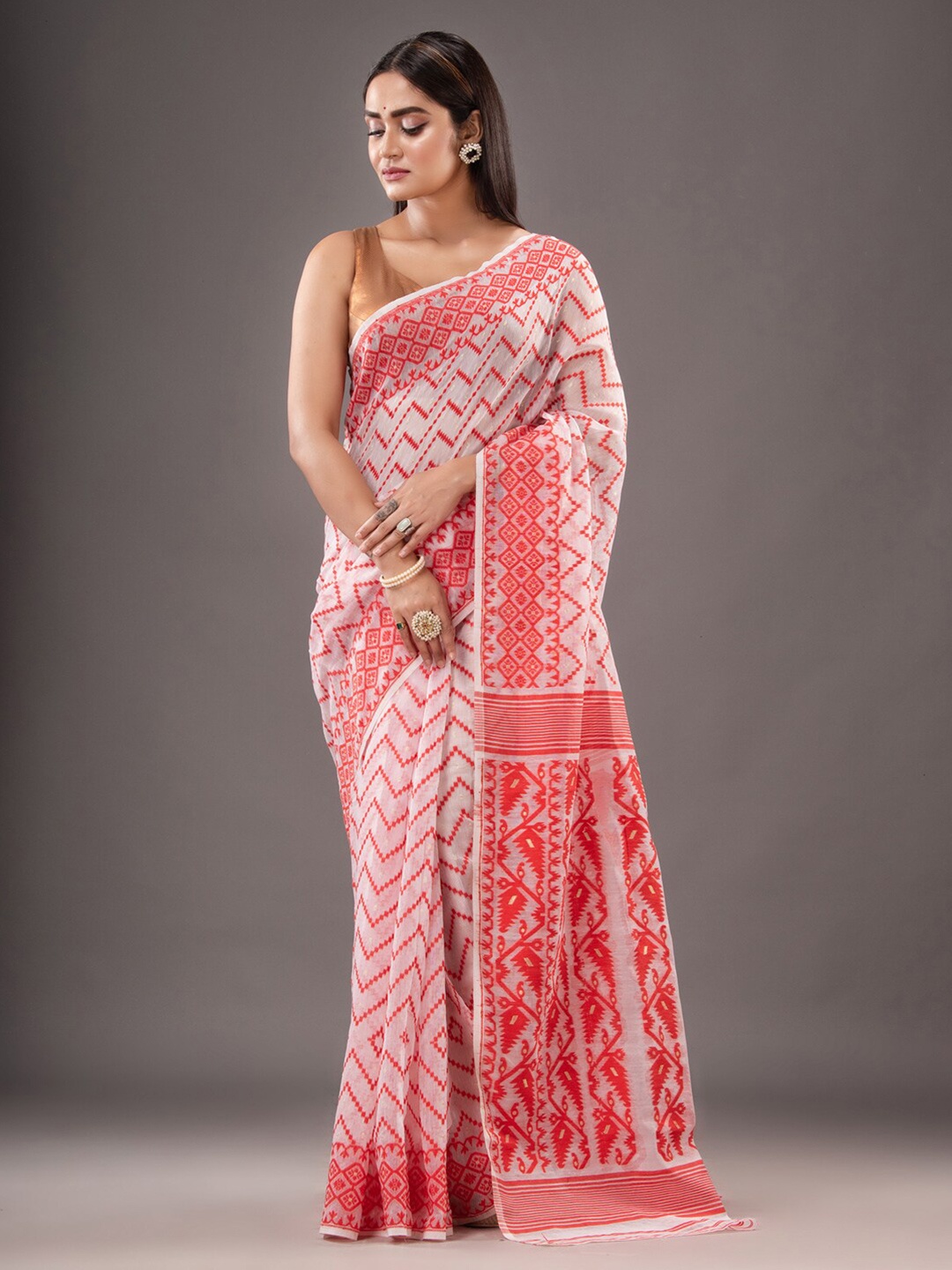 

Mitera Red & White Ethnic Motifs Woven Design Zari Silk Cotton Jamdani Saree