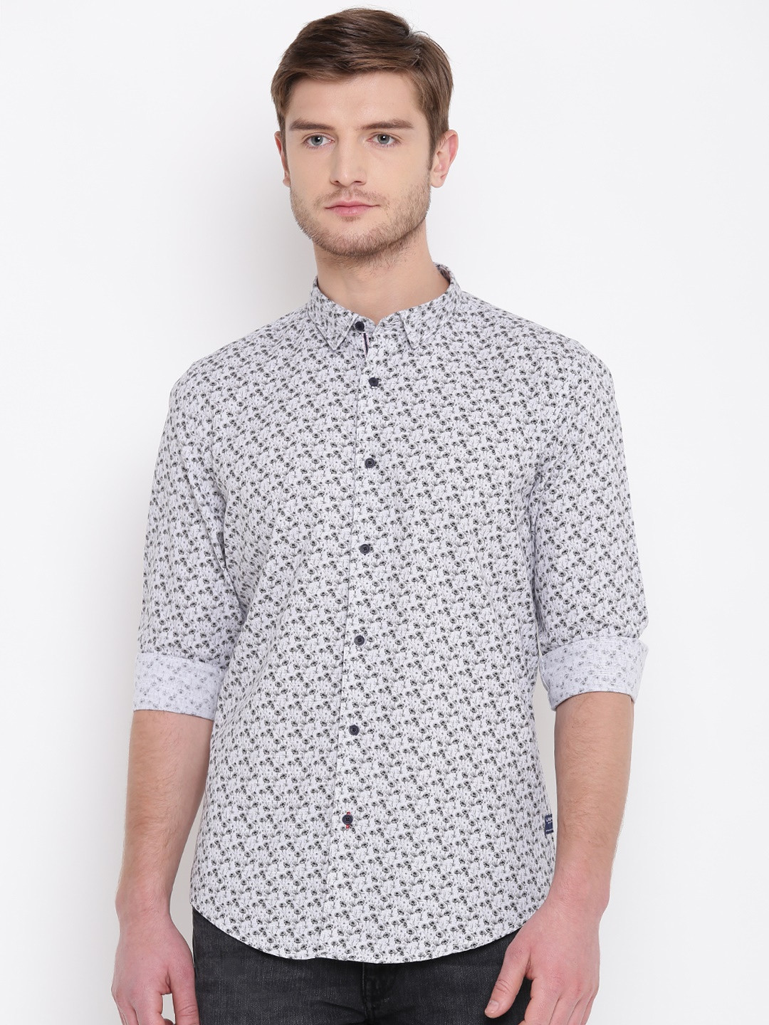 

Blackberrys Men Off-White & Grey Slim Fit Printed Casual Shirt