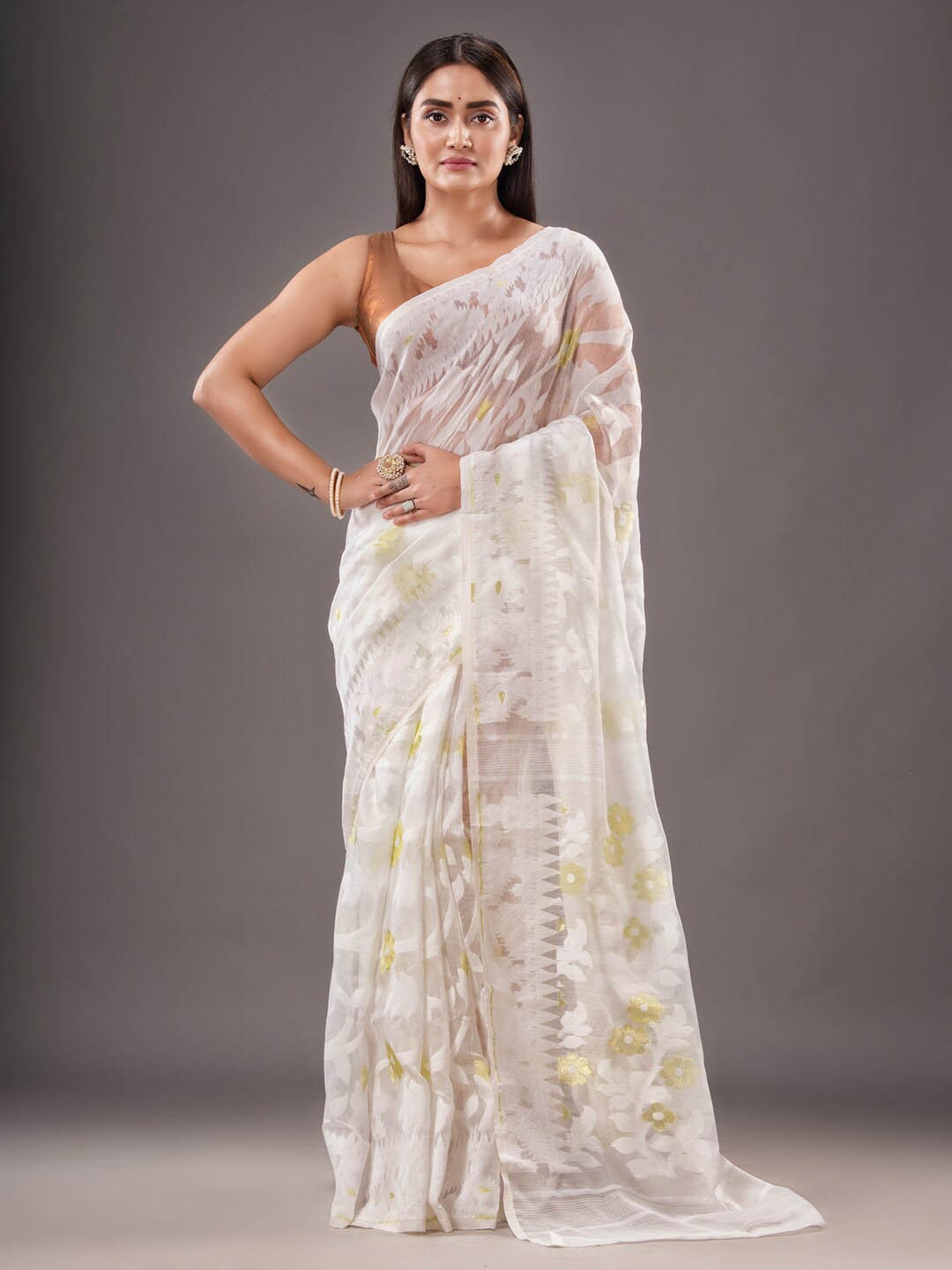 

Mitera White & Gold-Toned Floral Woven Design Silk Cotton Jamdani Saree