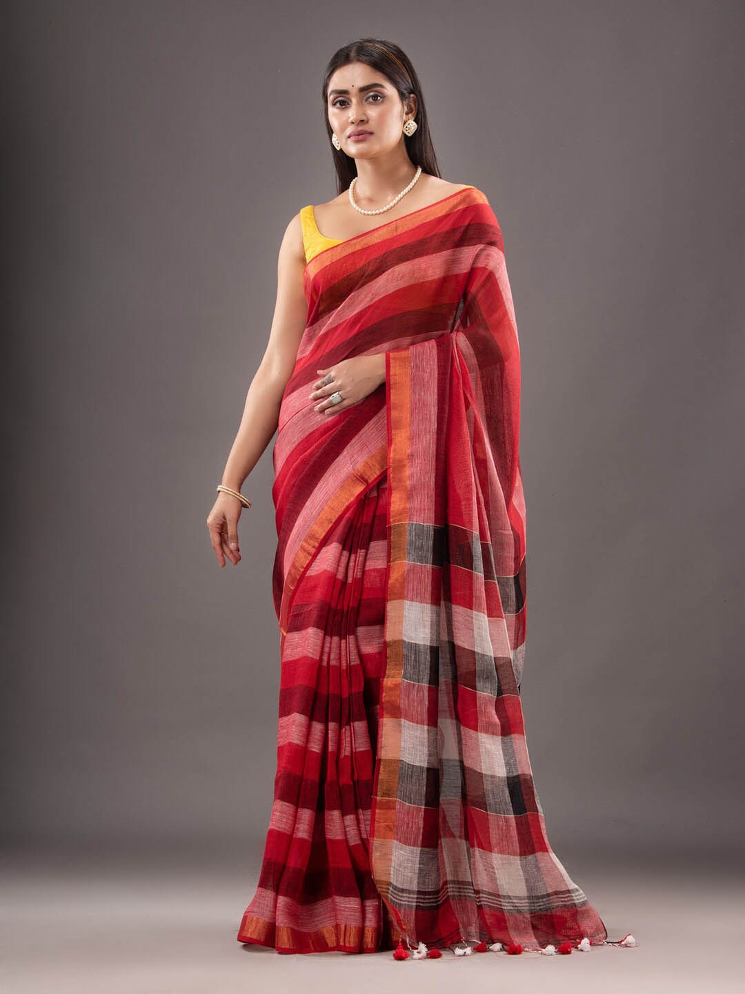 

Mitera Checked Zari Pure Linen Saree, Red