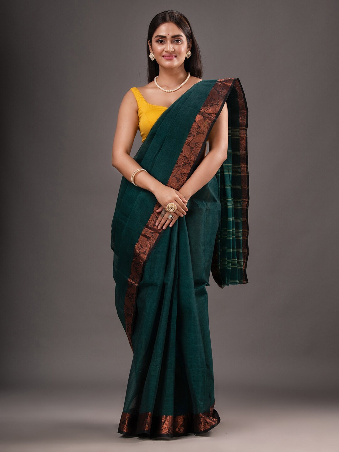 

Mitera Green & Copper-Toned Zari Pure Cotton Taant Saree