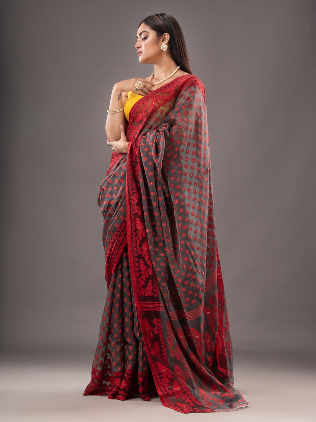 

Mitera Ethnic Motifs Woven Design Silk Cotton Jamdani Saree, Grey