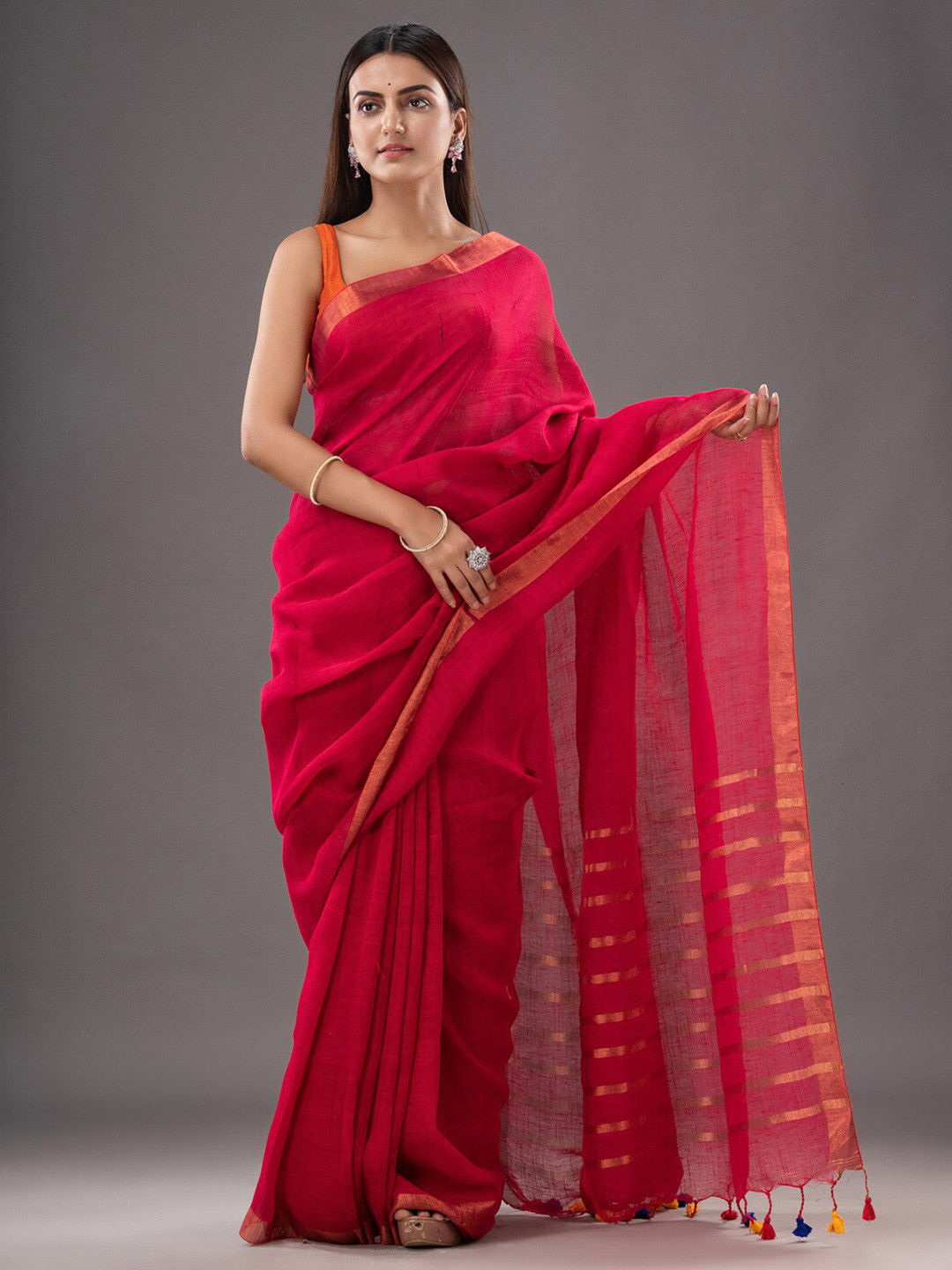 

Mitera Red & Gold-Toned Zari Pure Linen Saree