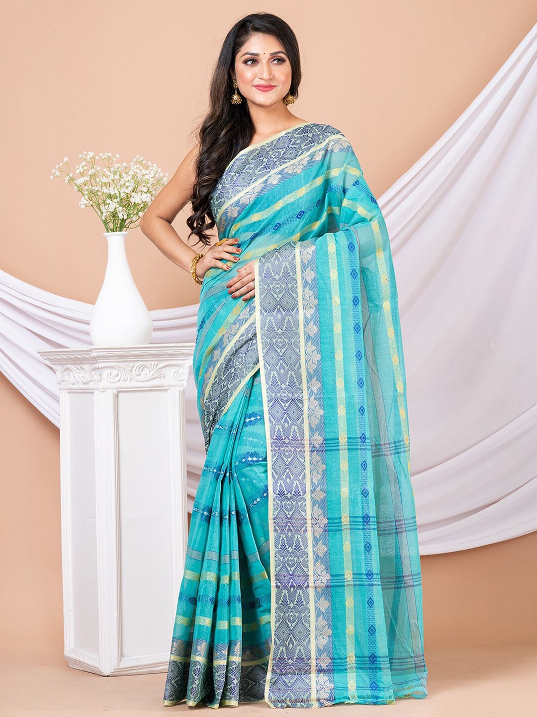 

Laa Calcutta Woven Design Zari Pure Cotton Taant Saree, Sea green