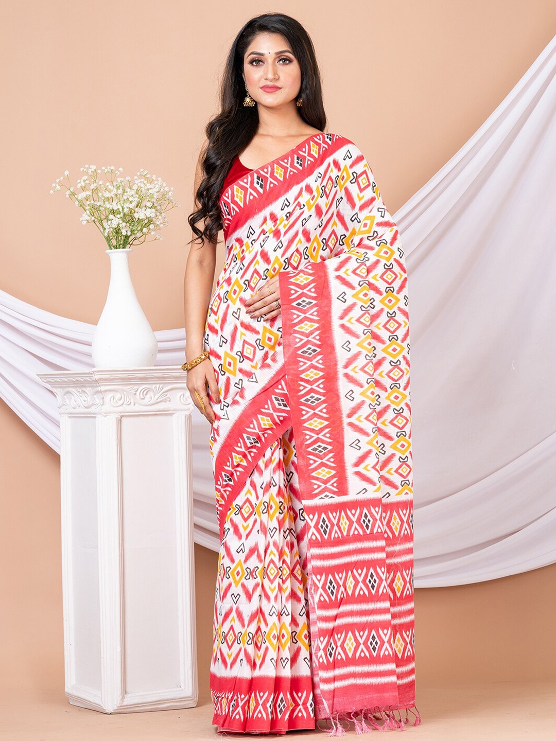 

Laa Calcutta Ethnic Motifs Printed Pure Cotton Saree, White