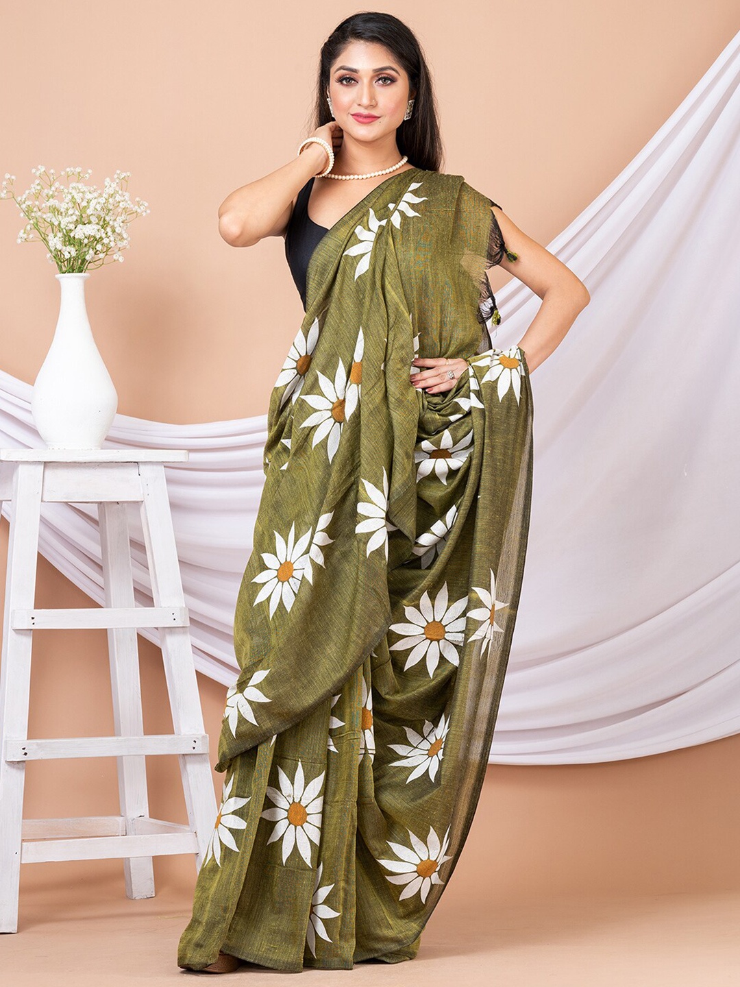 

Laa Calcutta Floral Printed Pure Cotton Saree, Olive