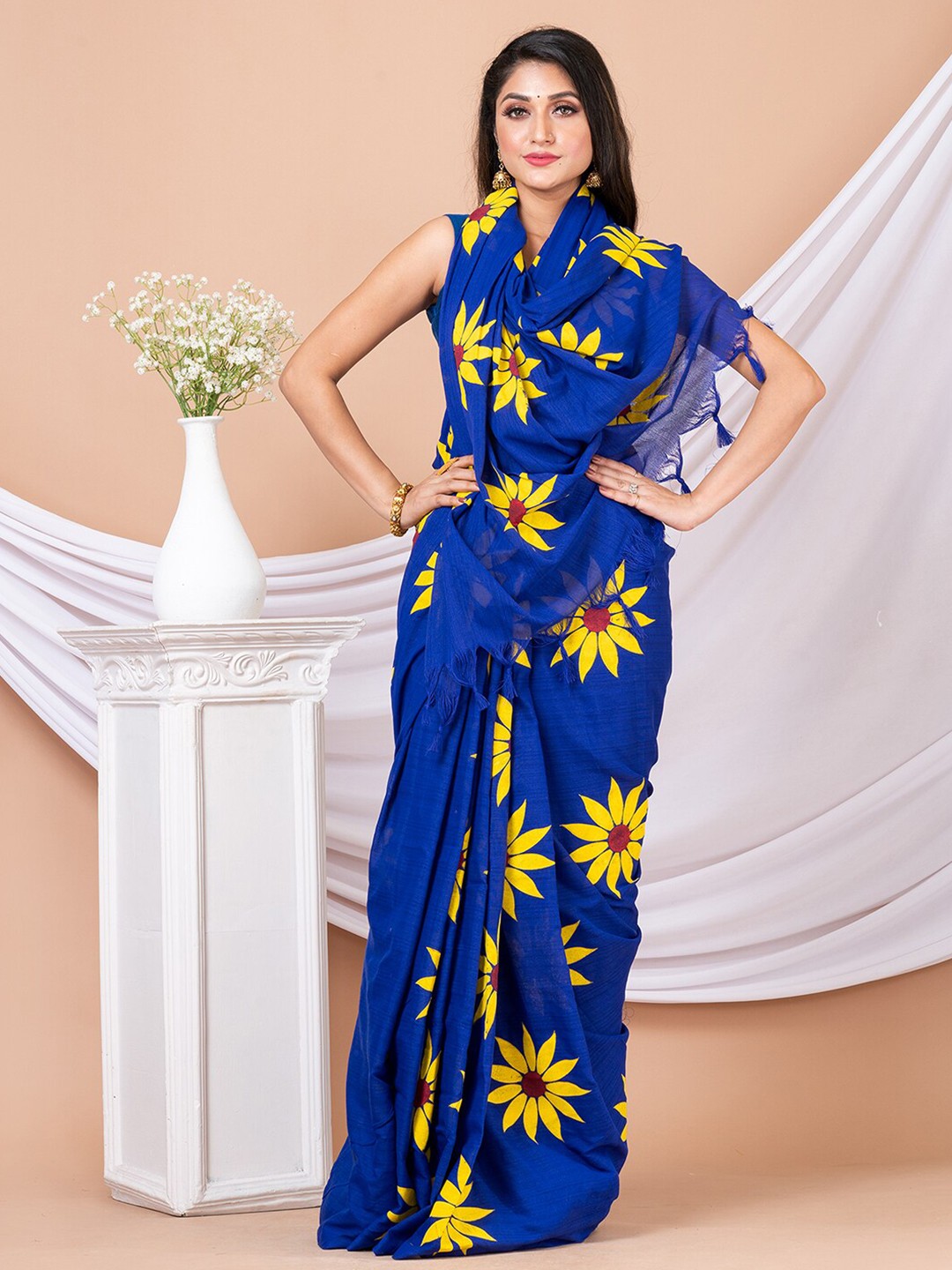 

Laa Calcutta Floral Pure Cotton Saree, Blue