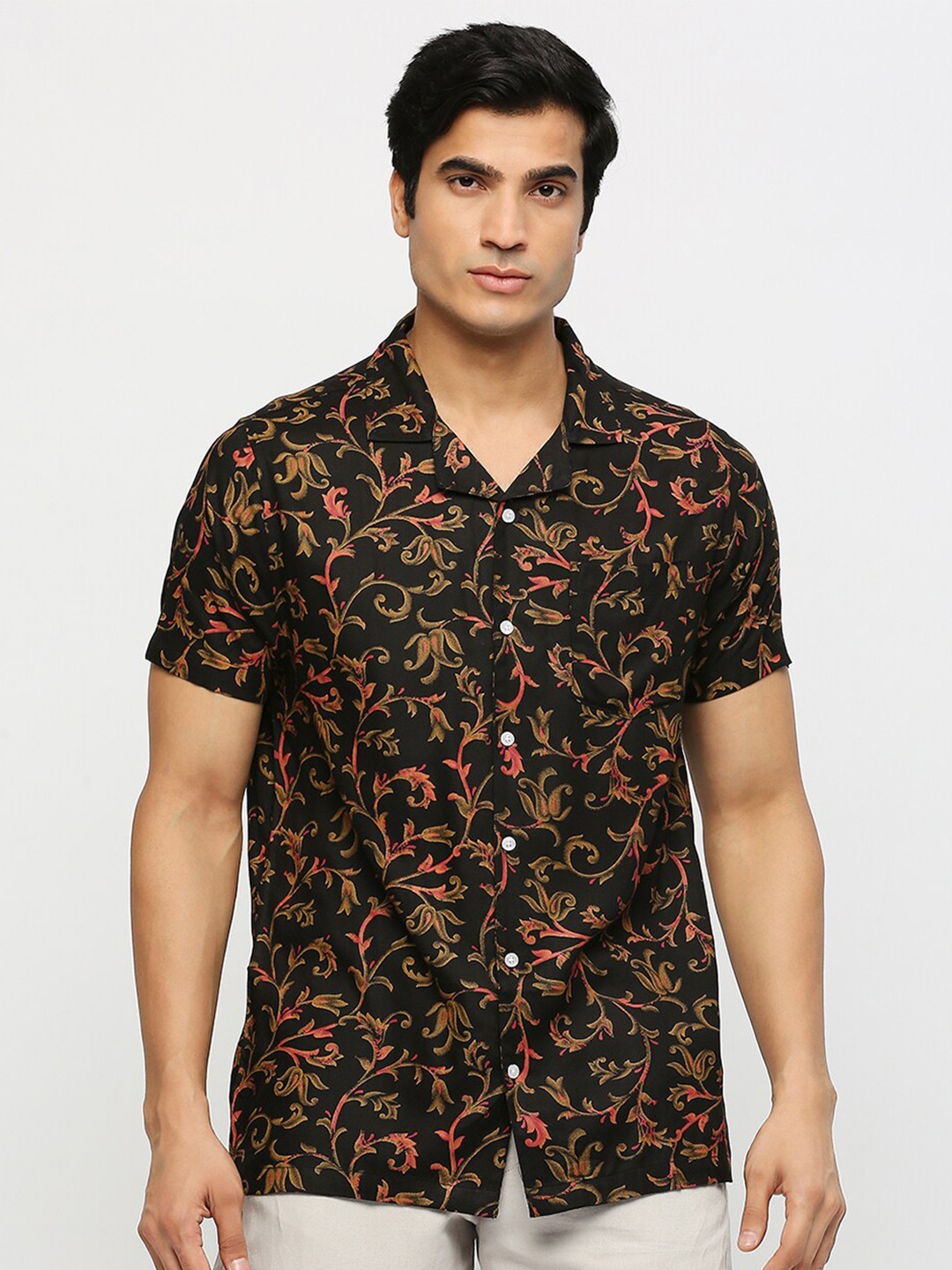 

MOD ECRU Smart Floral Printed Cuban Collar Chest Pocket Casual Shirt, Black