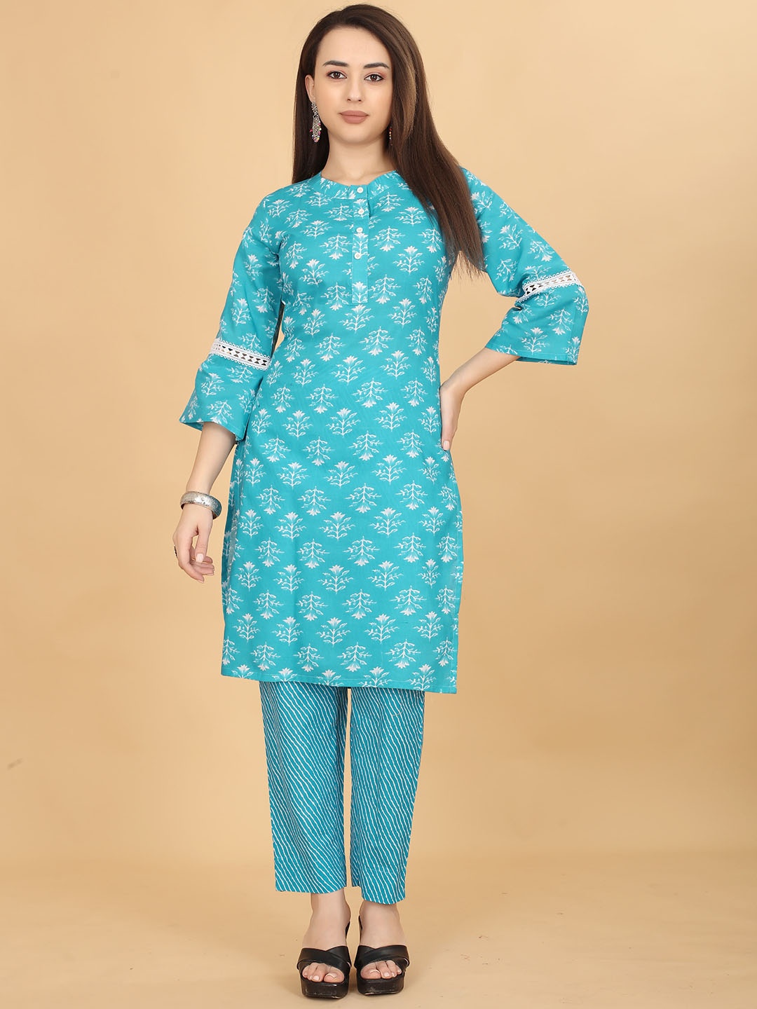 

CHANSI Floral Printed Kurta Set, Blue