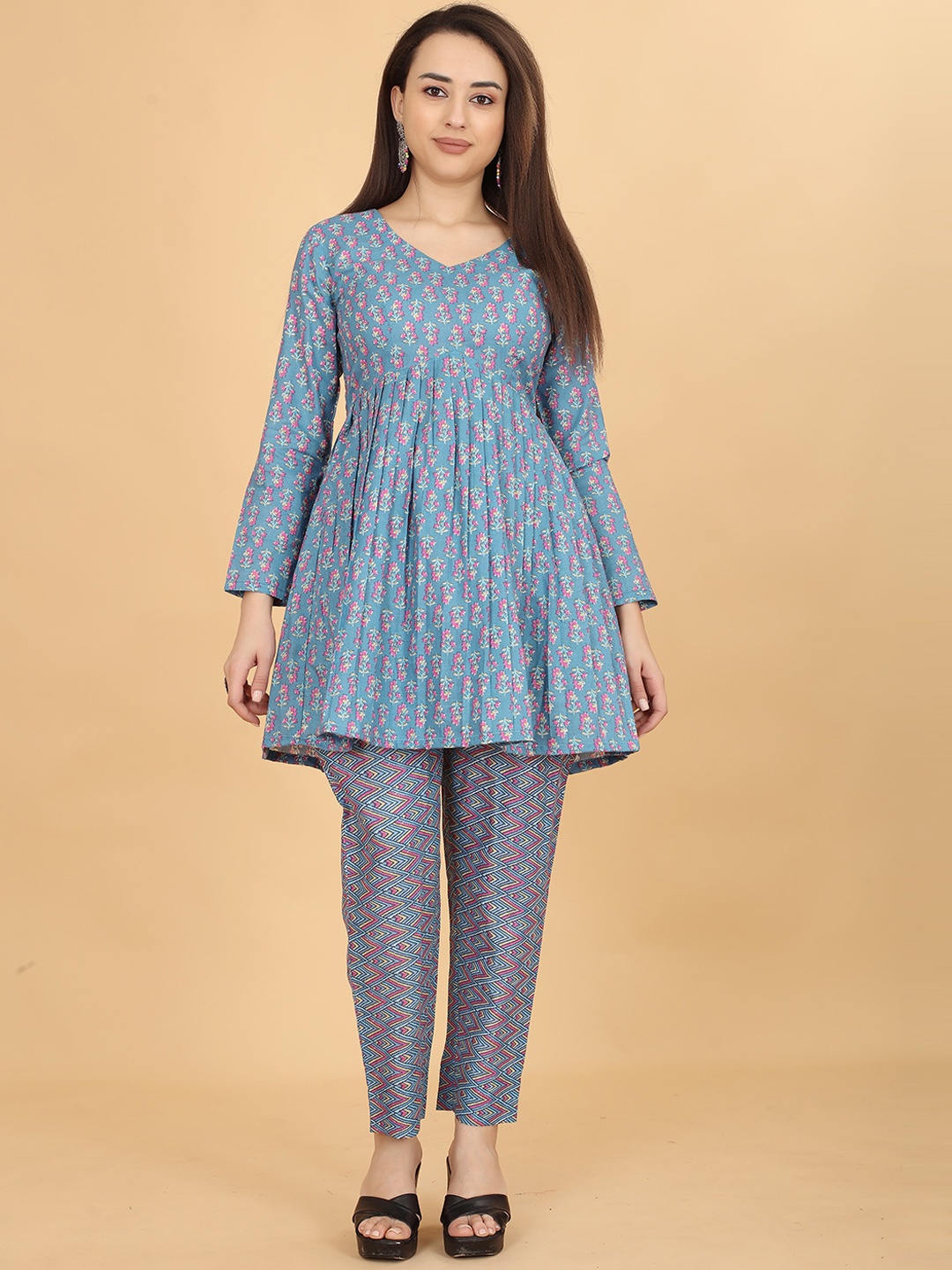 

CHANSI Floral Printed A-Line Kurta Set, Grey