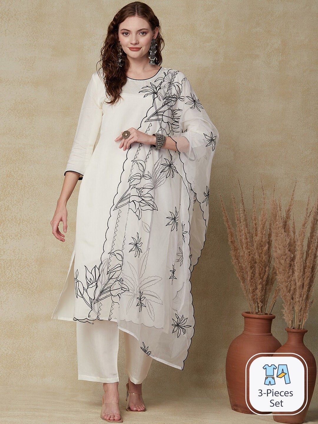 

FASHOR Floral Embroidered Straight Kurta & Palazzos With Dupatta, White