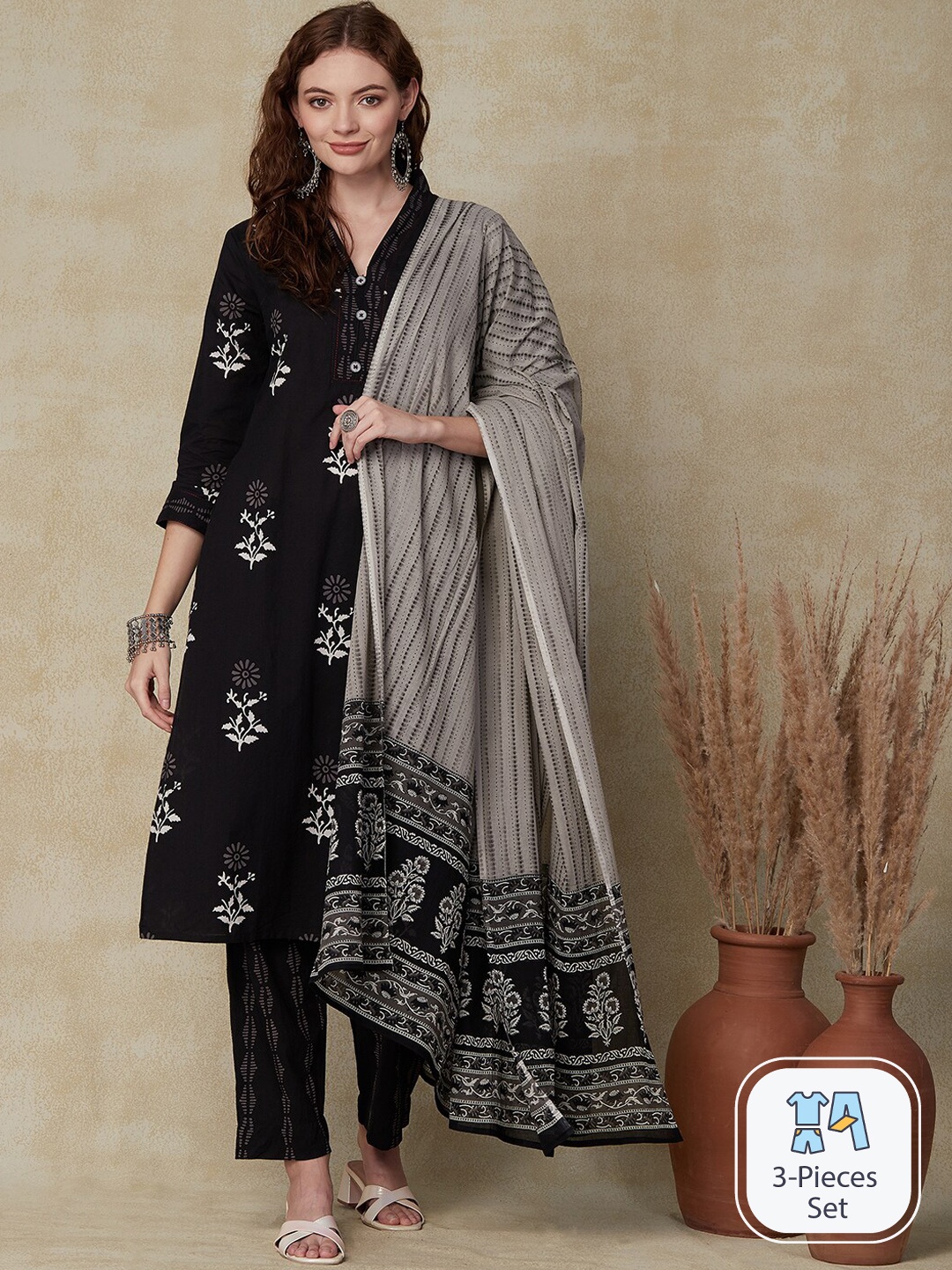 

FASHOR Floral Printed Pure Cotton Straight Kurta & Trousers With Dupatta, Black