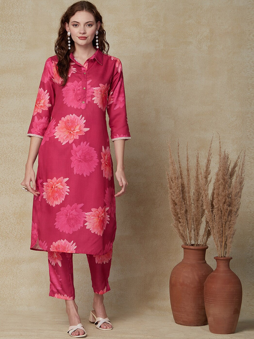 

FASHOR Floral Printed Straight Kurta With Trousers, Pink