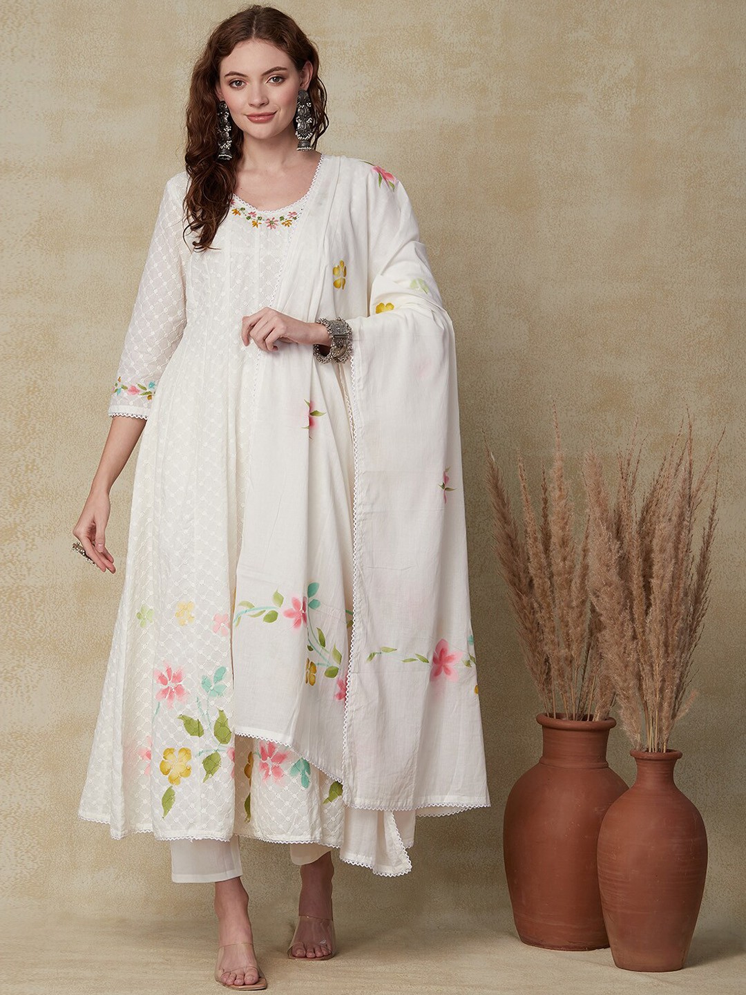 

FASHOR White Floral Embroidered Kurta With Trousers & Dupatta