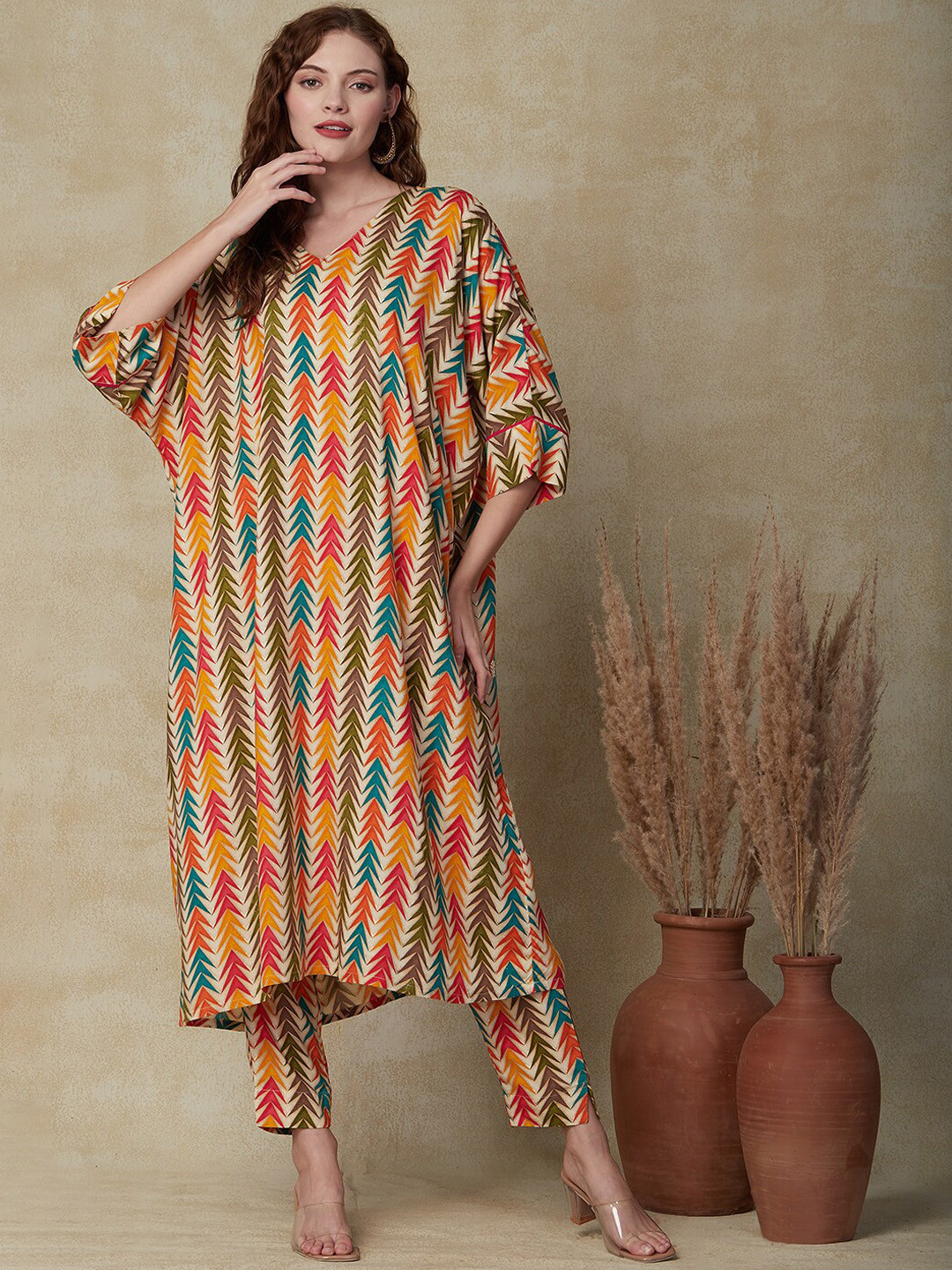 

FASHOR Chevron Printed Extended Sleeves Kaftan Kurta with Trousers, Red