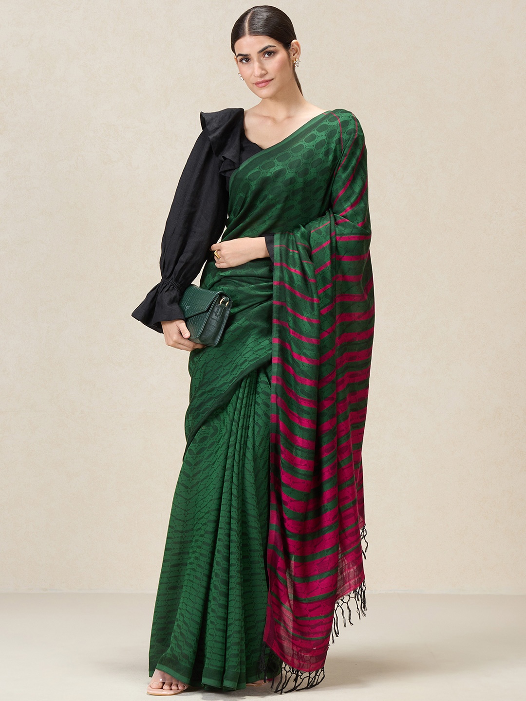 

navyasa by liva Abstract Printed Liva Saree, Green