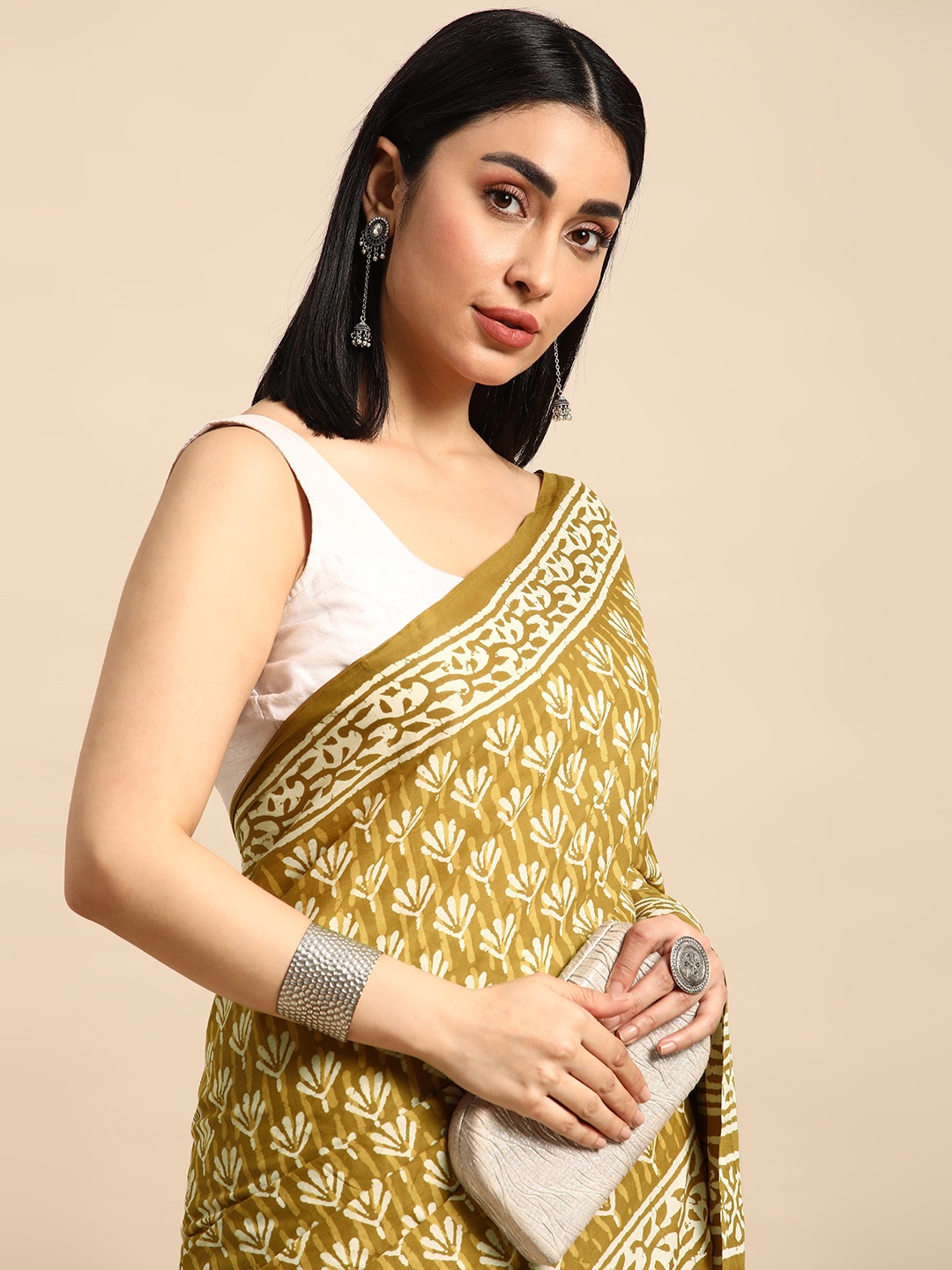 

SHANVIKA Ethnic Motifs Pure Cotton Saree, Olive