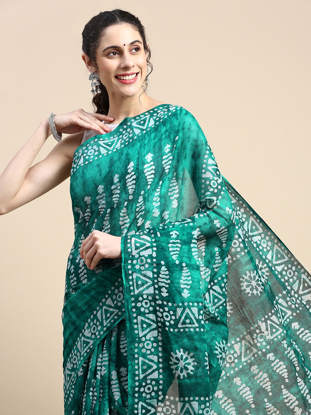 

SHANVIKA Batik Pure Cotton Block Print Saree, Green