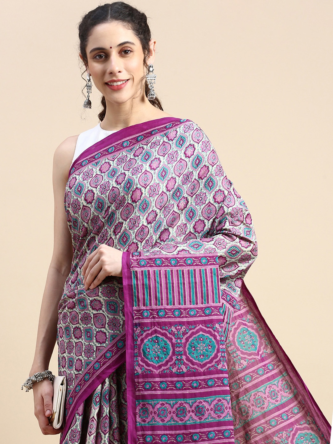 

SHANVIKA Ethnic Motifs Pure Cotton Saree, Beige