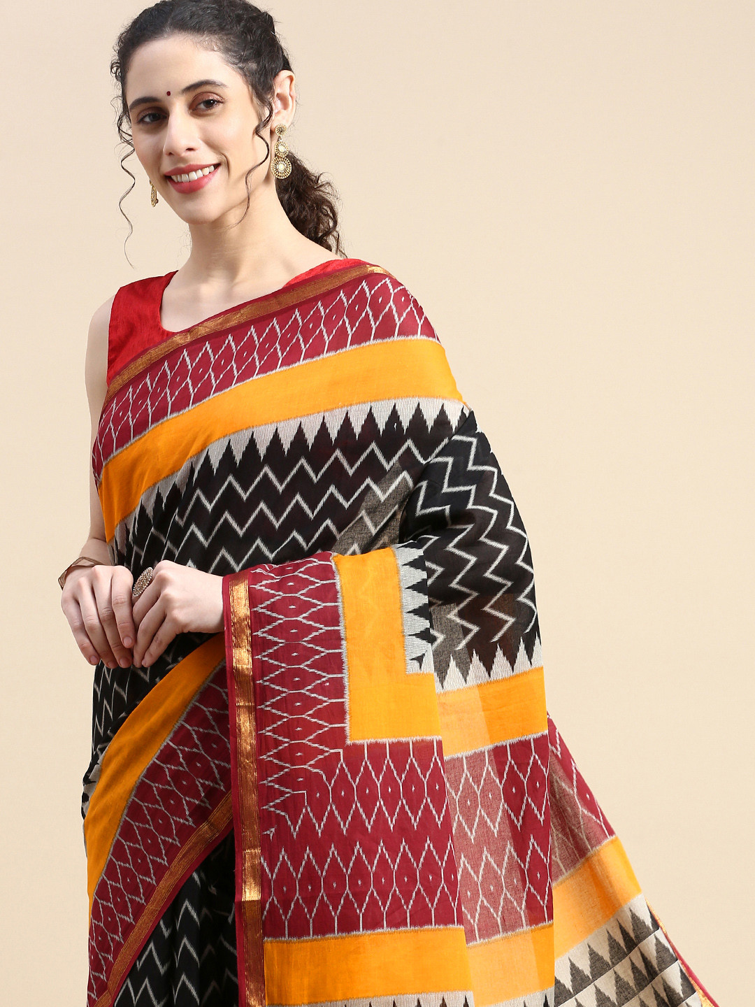 

SHANVIKA Printed Pure Cotton Saree, Black
