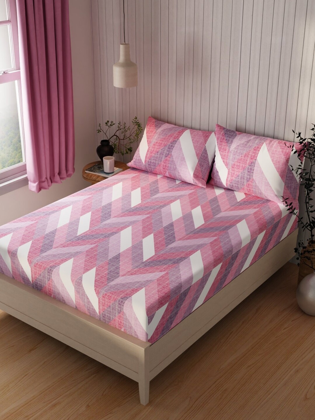 

BIANCA Pink & Grey Geometric Cotton 120 TC Queen Bedsheet With 2 Pillow Covers