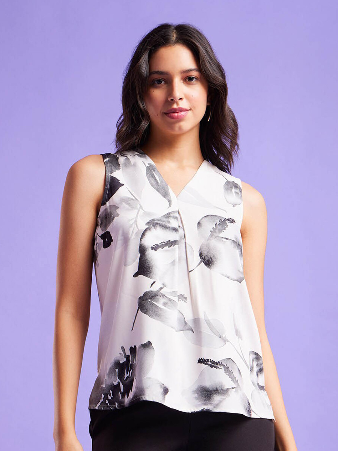 

FableStreet Off White Print Top