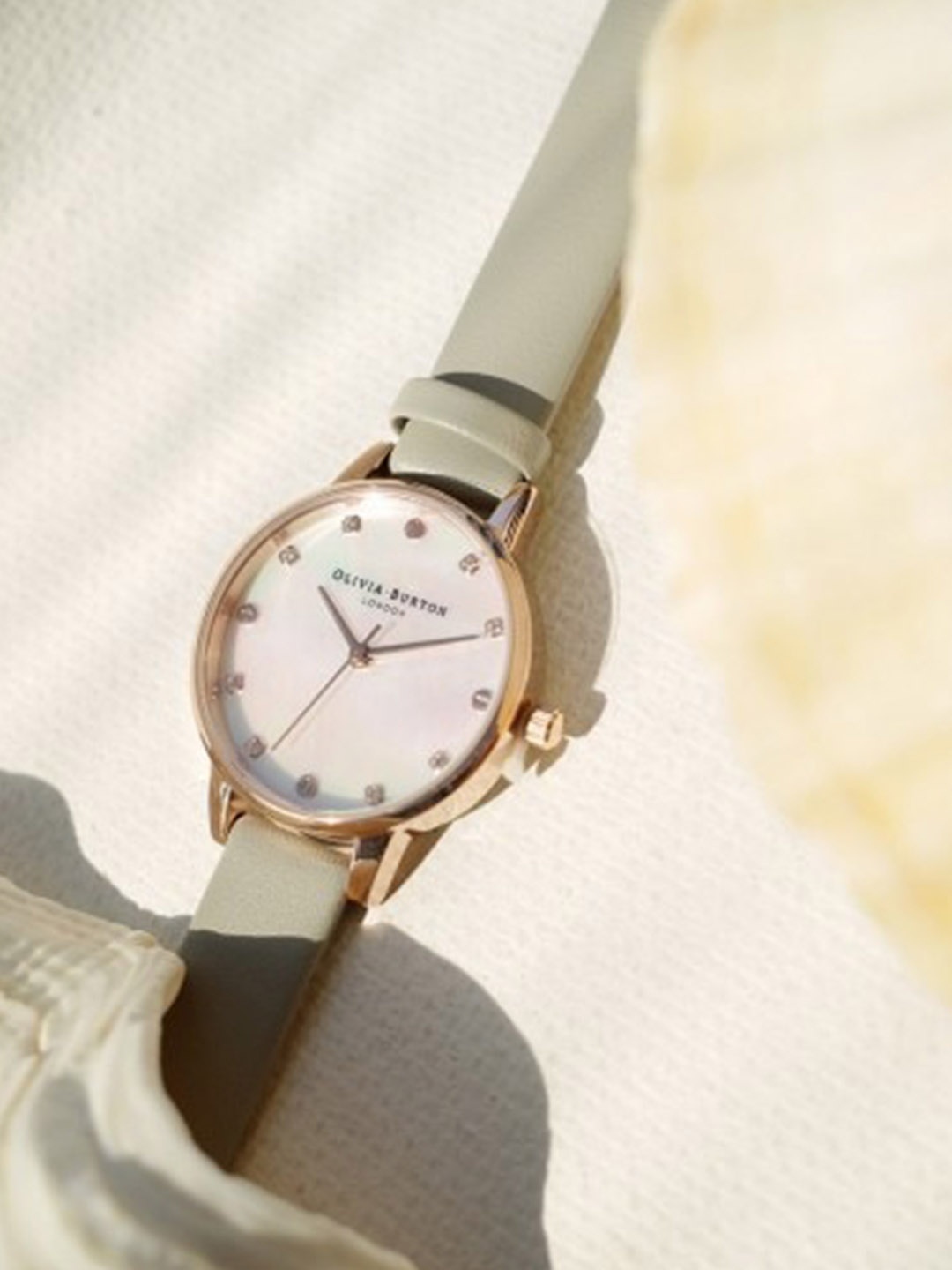 

Olivia Burton Women Leather Straps Analogue Watch OB16SE12, White