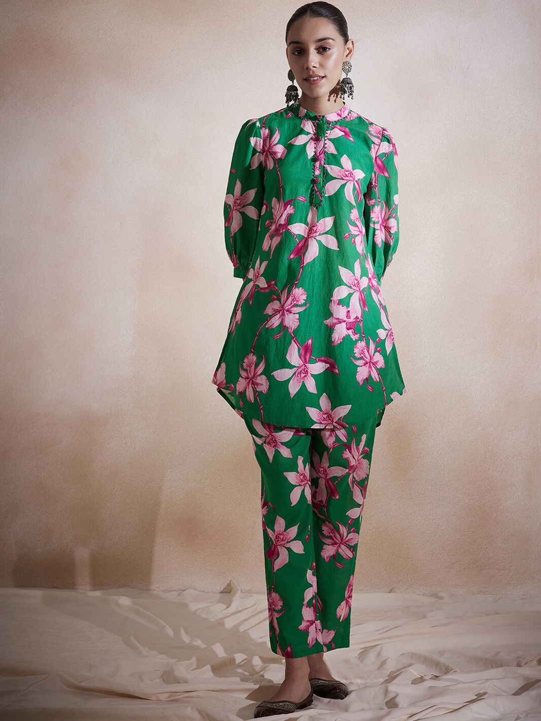

Femella Floral Printed Band Collar Pure Cotton Kurti With Trousers, Green