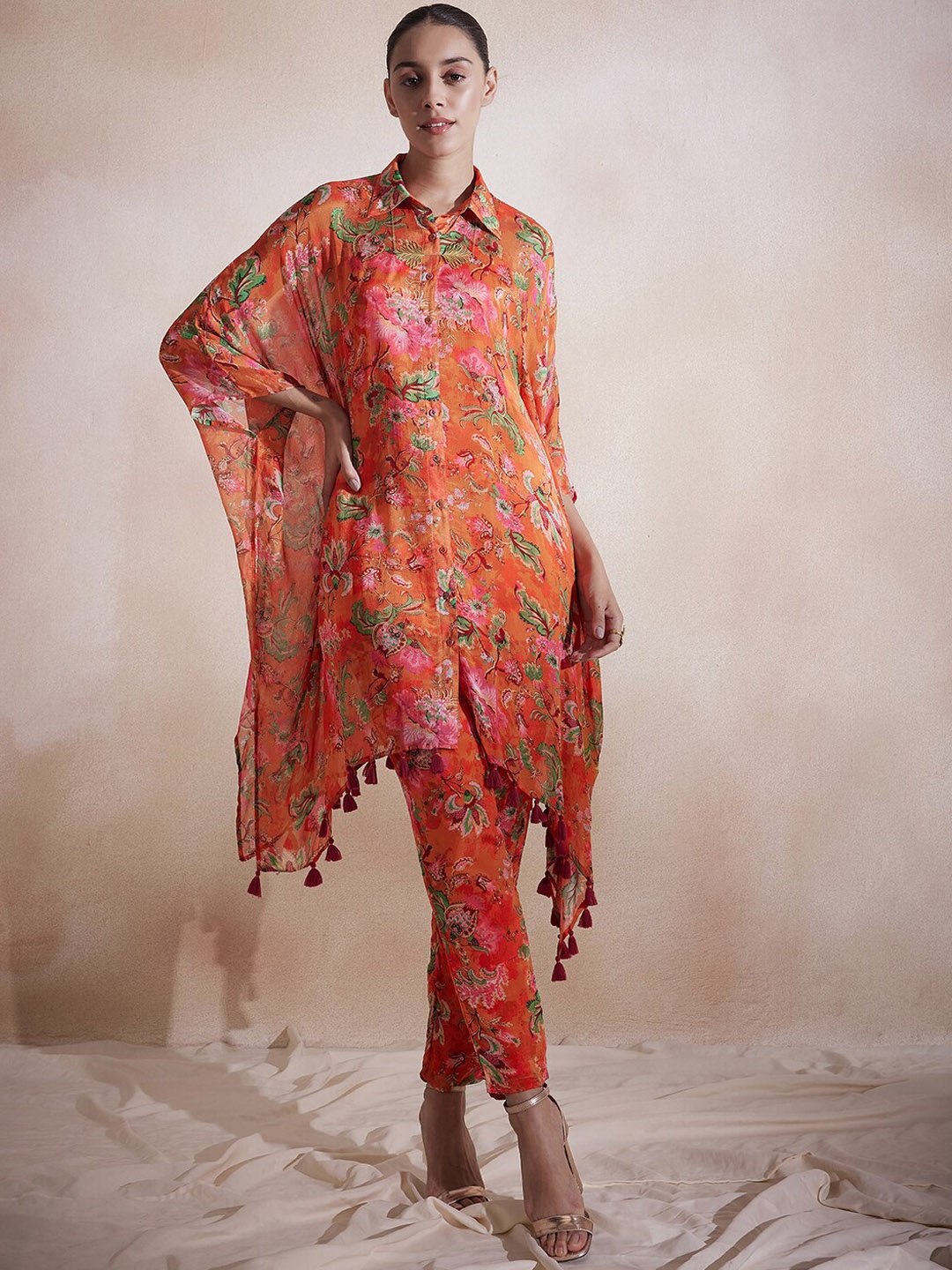 

FEMMELLA Floral Printed Shirt Collar Kaftan Kurta With Trousers, Orange